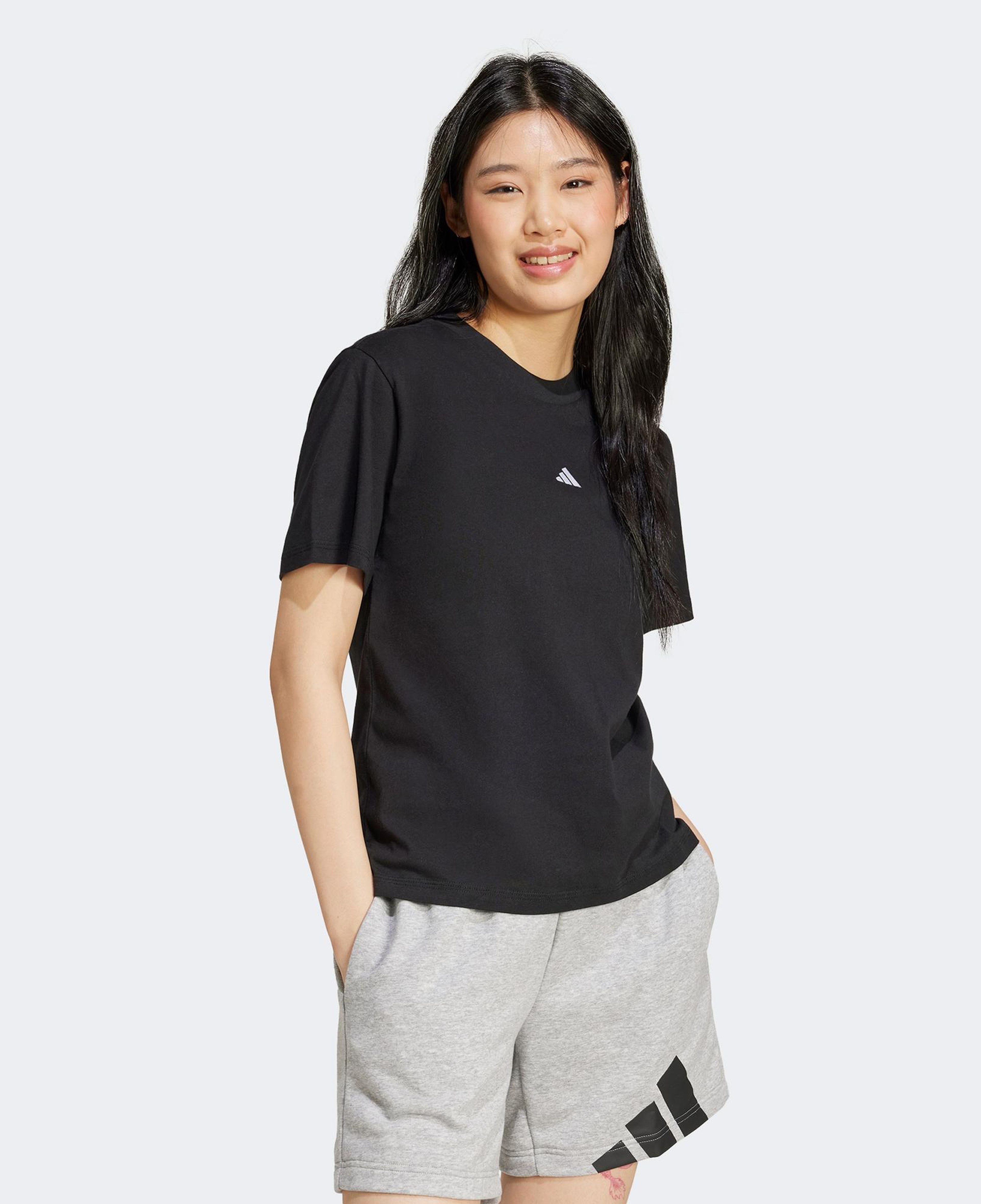 adidas Essentials Small Logo Cotton Kadın Siyah T-Shirt