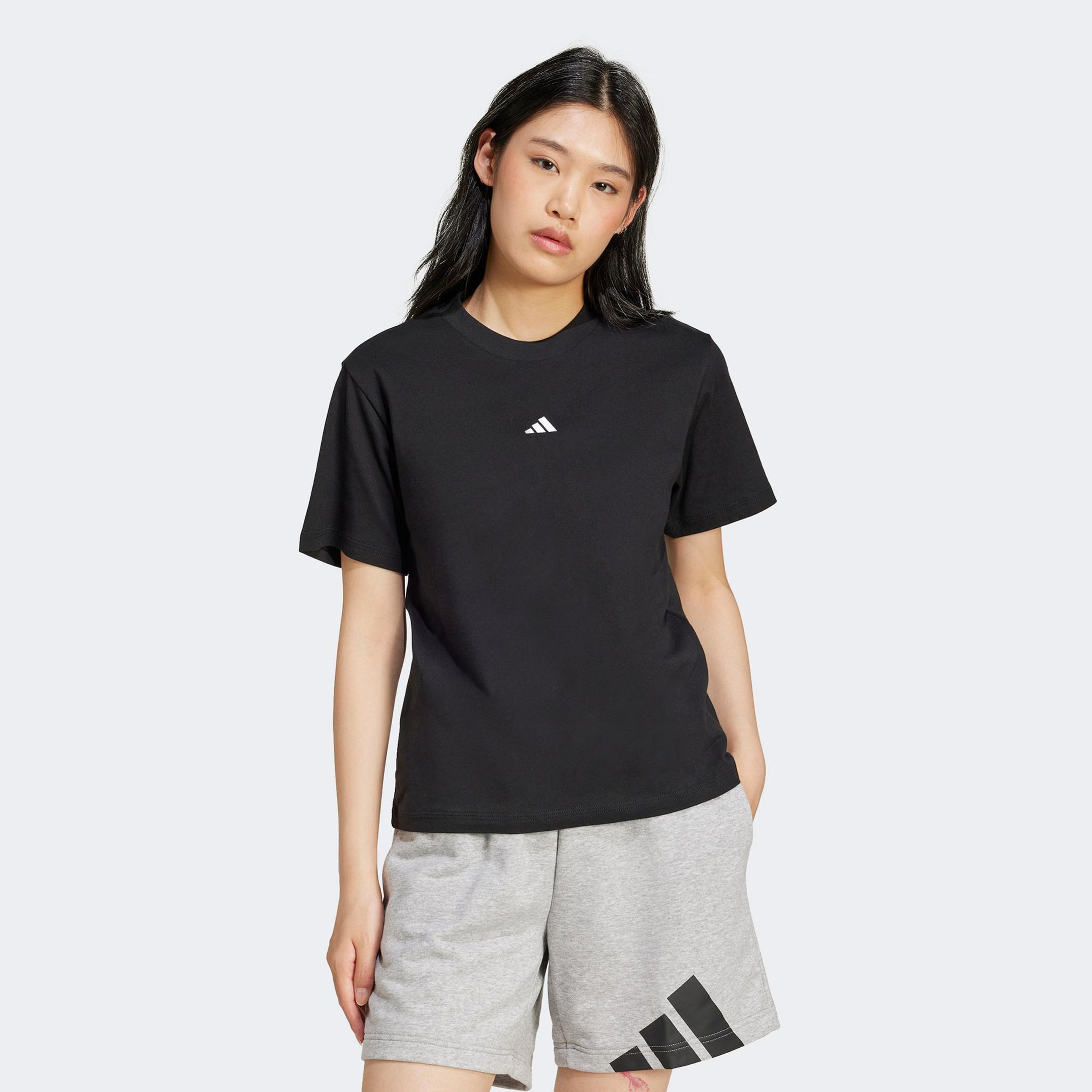 adidas Essentials Small Logo Cotton Kadın Siyah T-Shirt