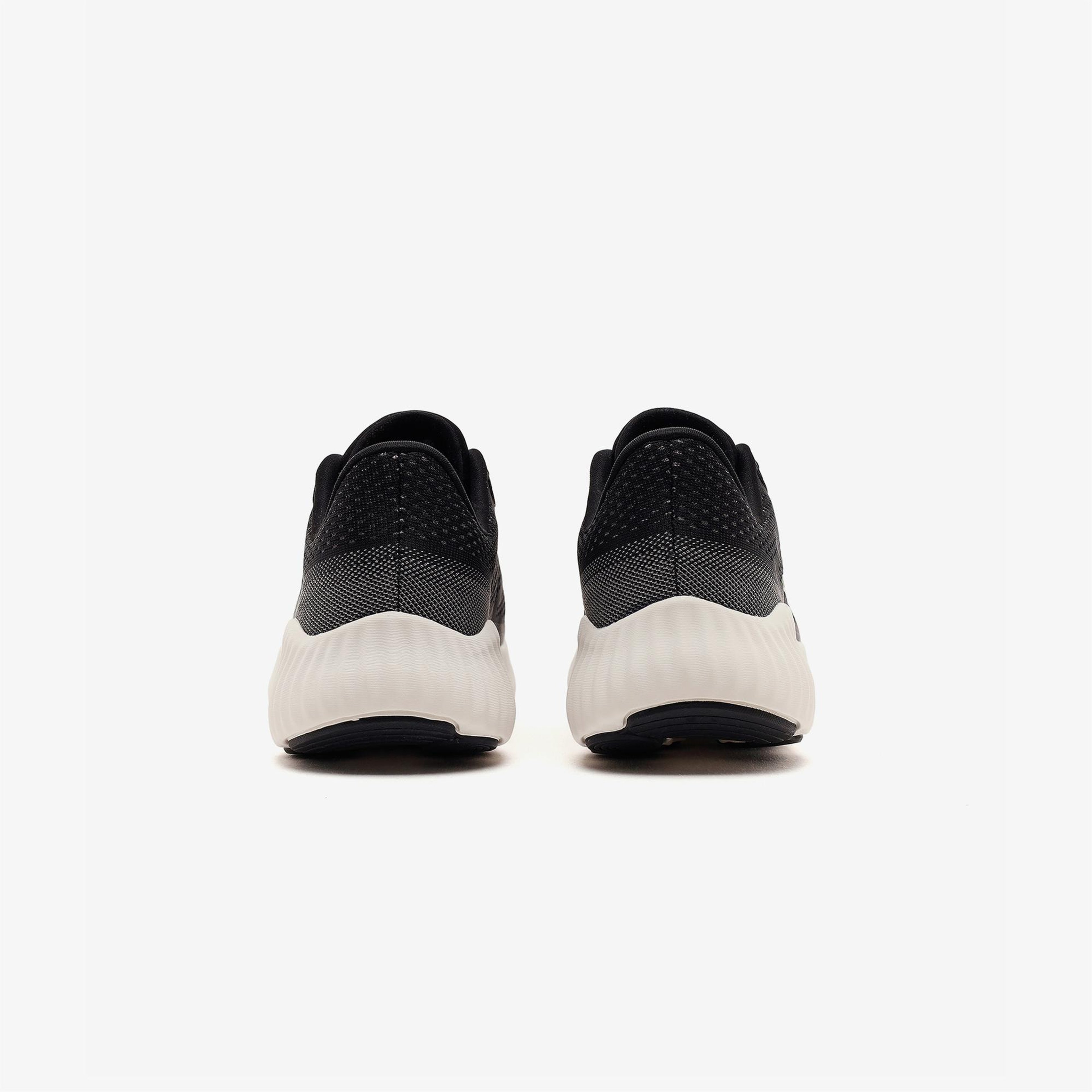 Skechers Go Run Now Kadın Siyah Koşu Ayakkabısı