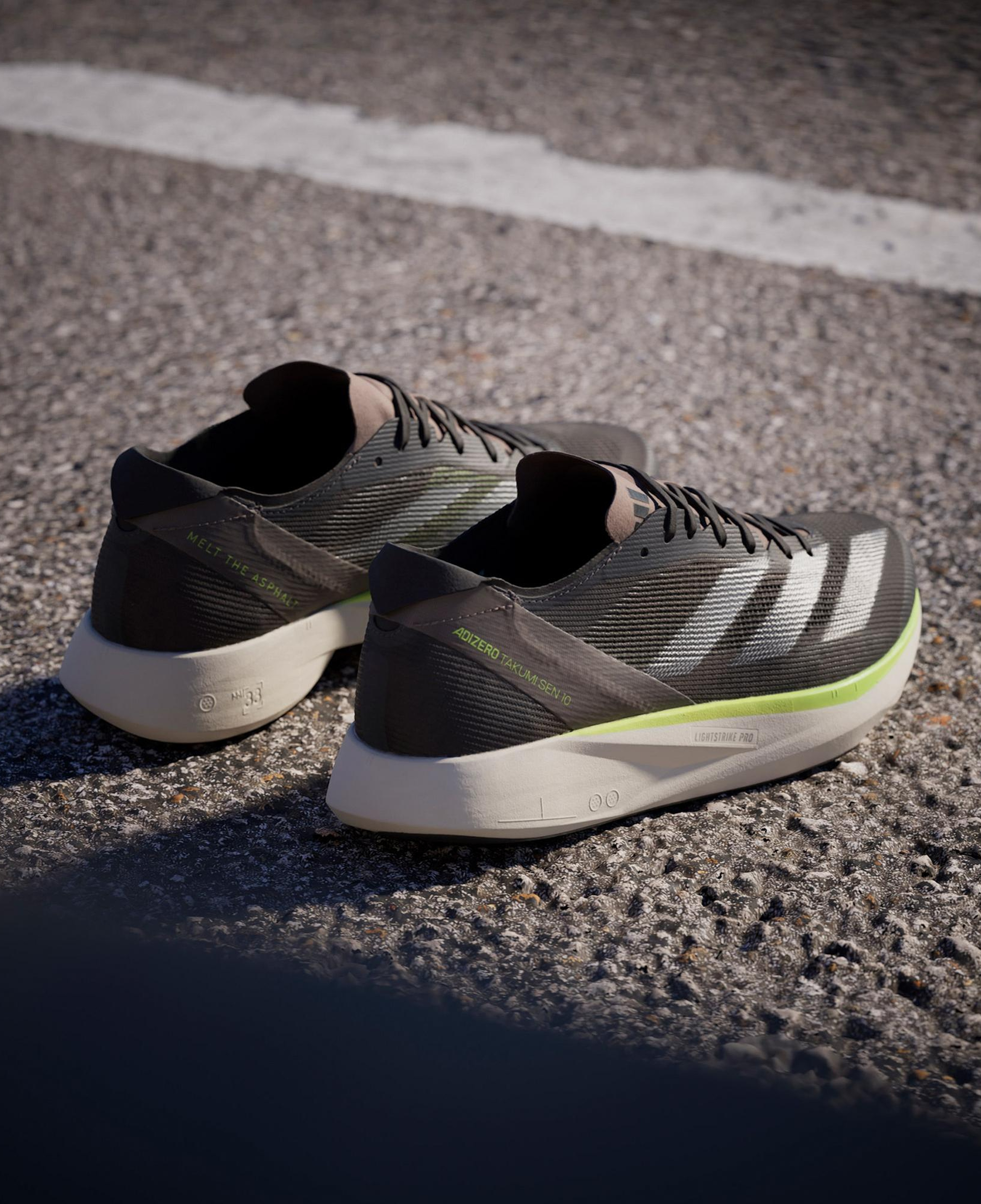 adidas Adizero Takumi 10 Erkek Siyah Koşu Ayakkabısı