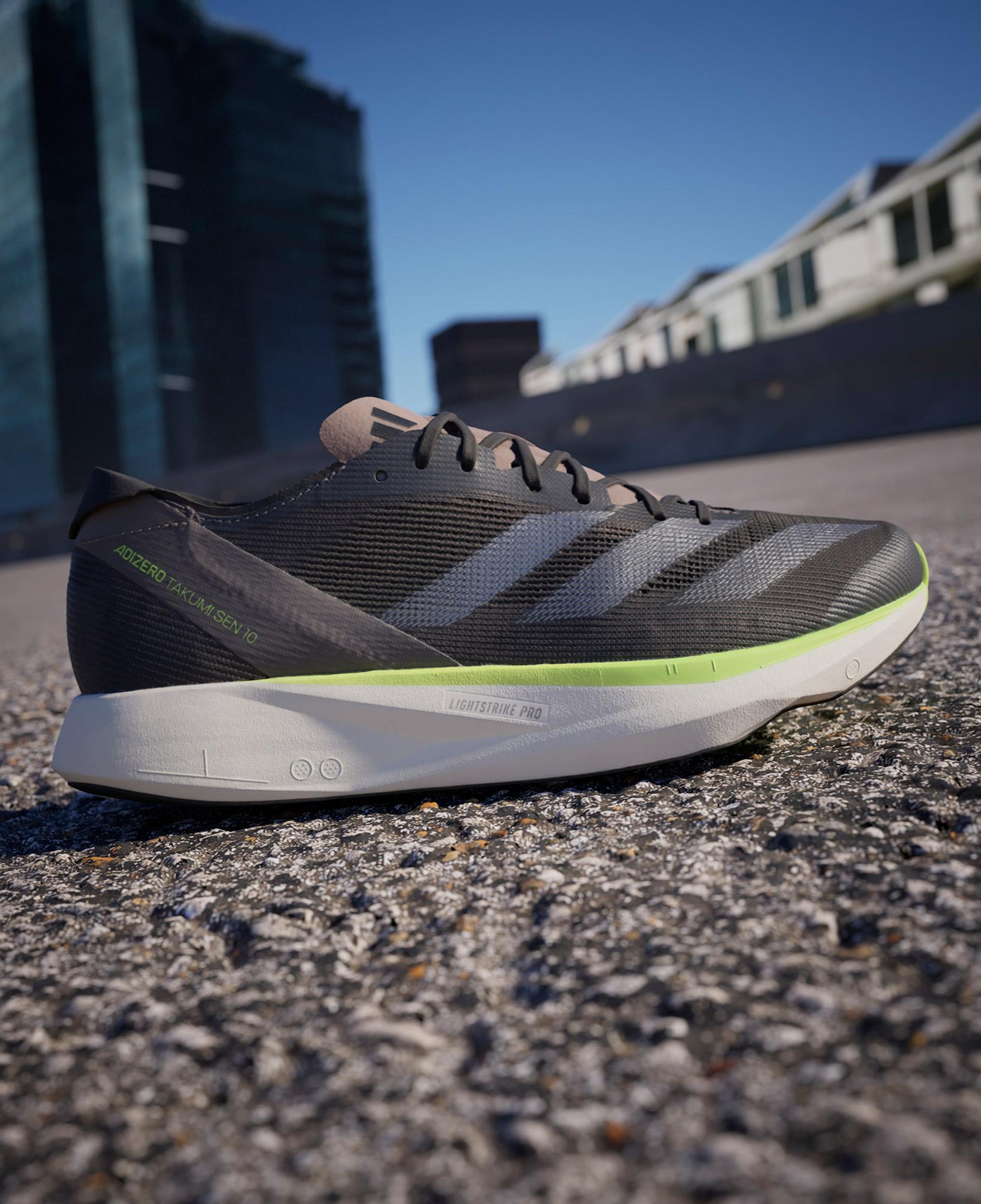 adidas Adizero Takumi 10 Erkek Siyah Koşu Ayakkabısı