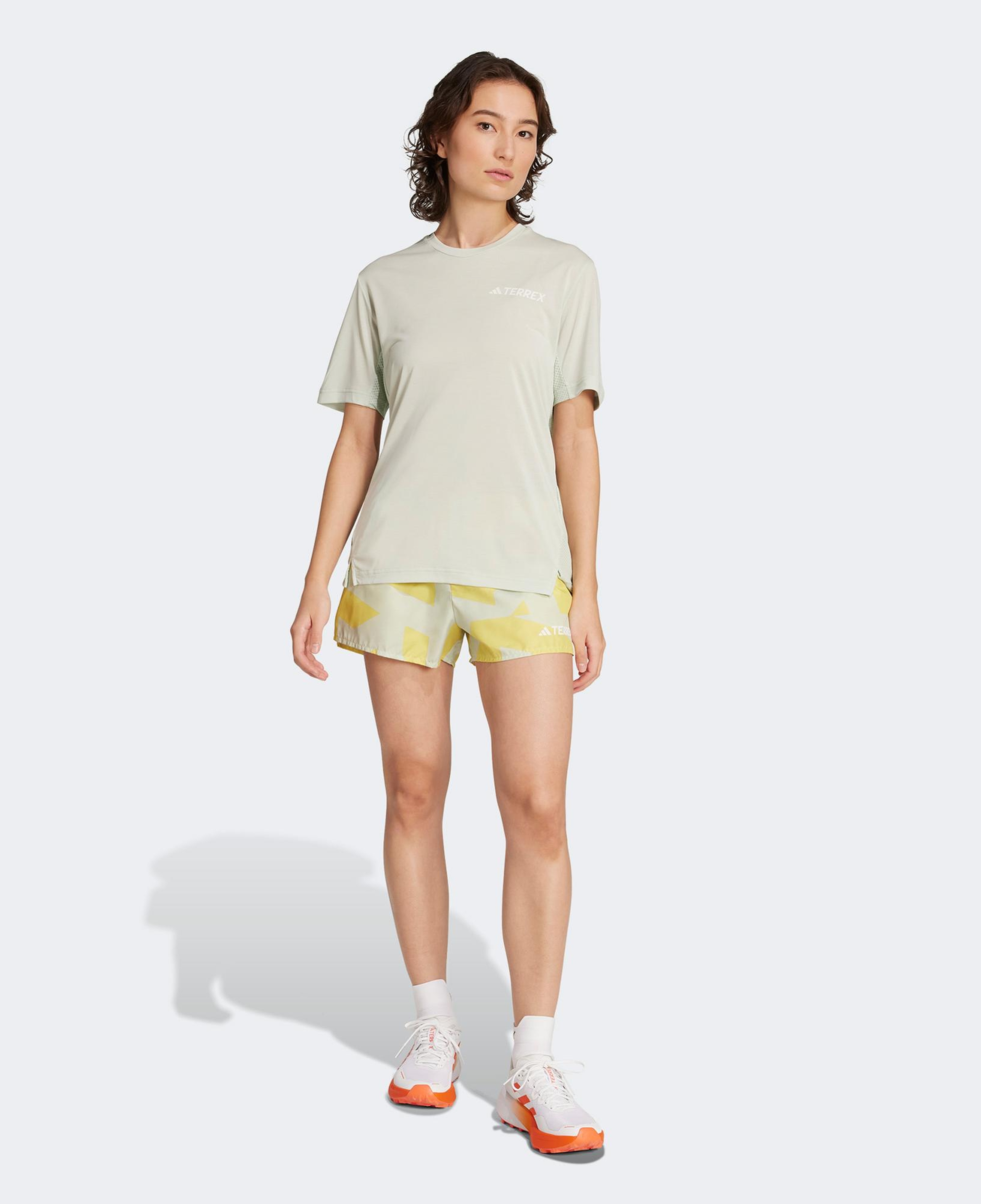 adidas Wmt Ligh Sh Aop Kadın Sarı Koşu Şortu