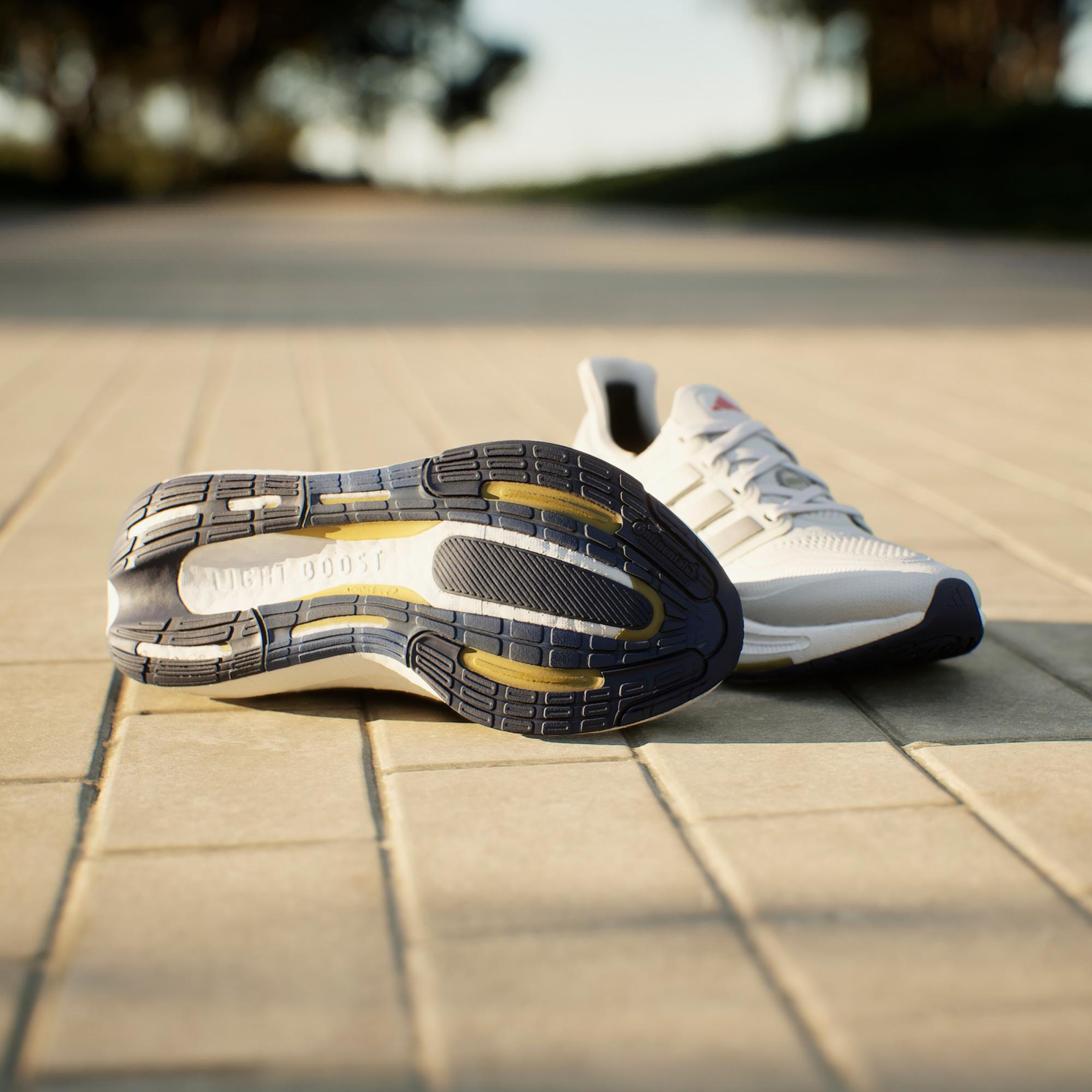 adidas Ultraboost Light  Kadın Gri Koşu Ayakkabısı