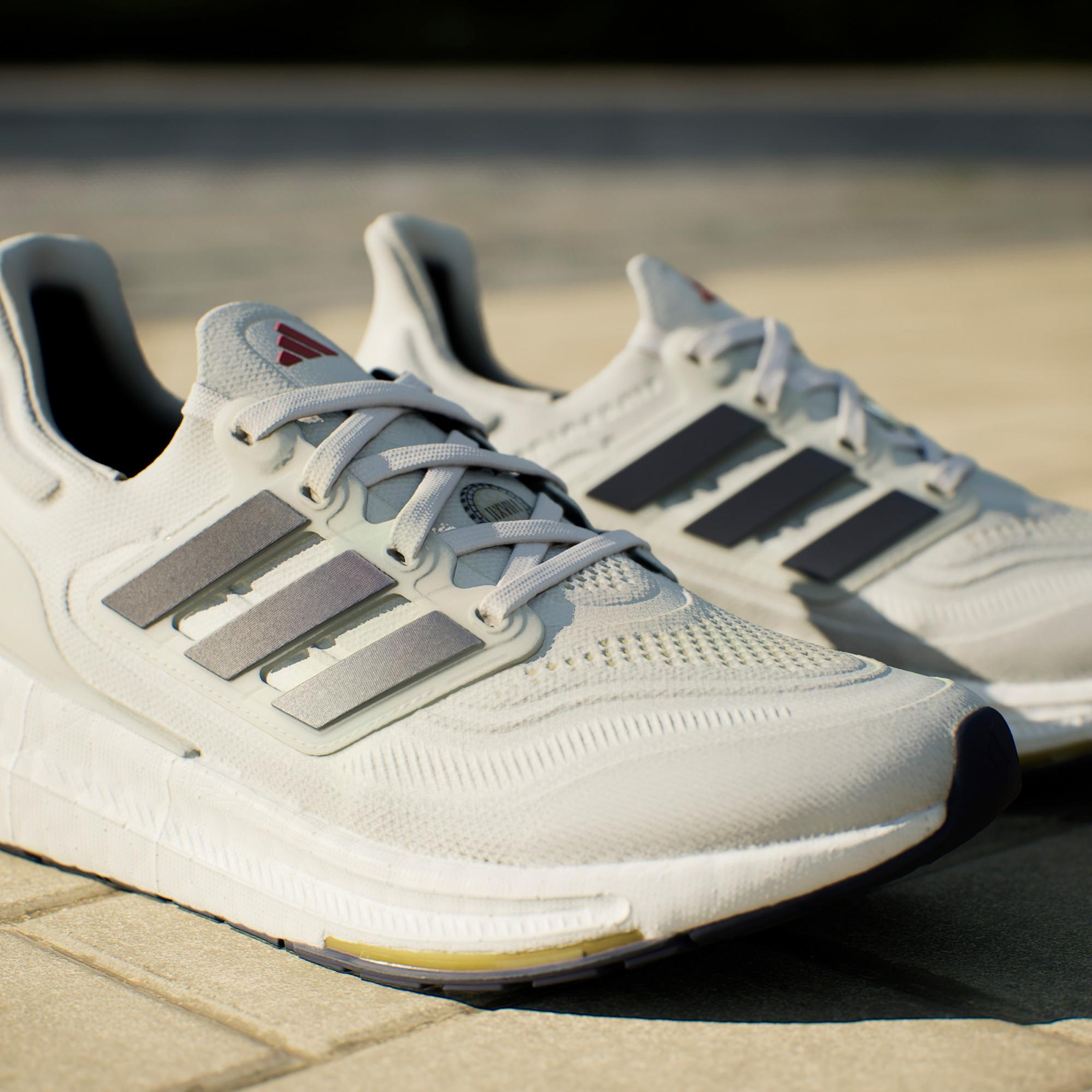 adidas Ultraboost Light  Kadın Gri Koşu Ayakkabısı