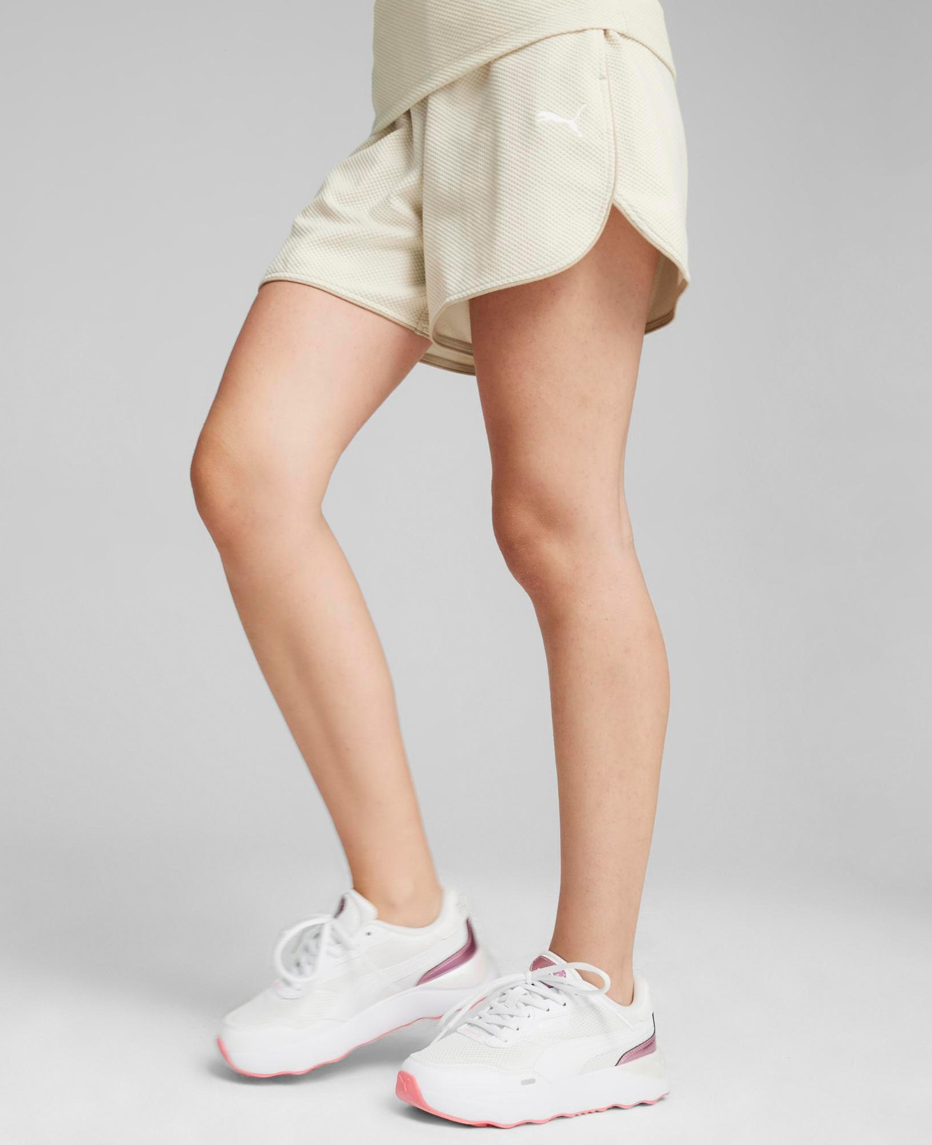 Puma Her Shorts Kadın Beyaz Şort