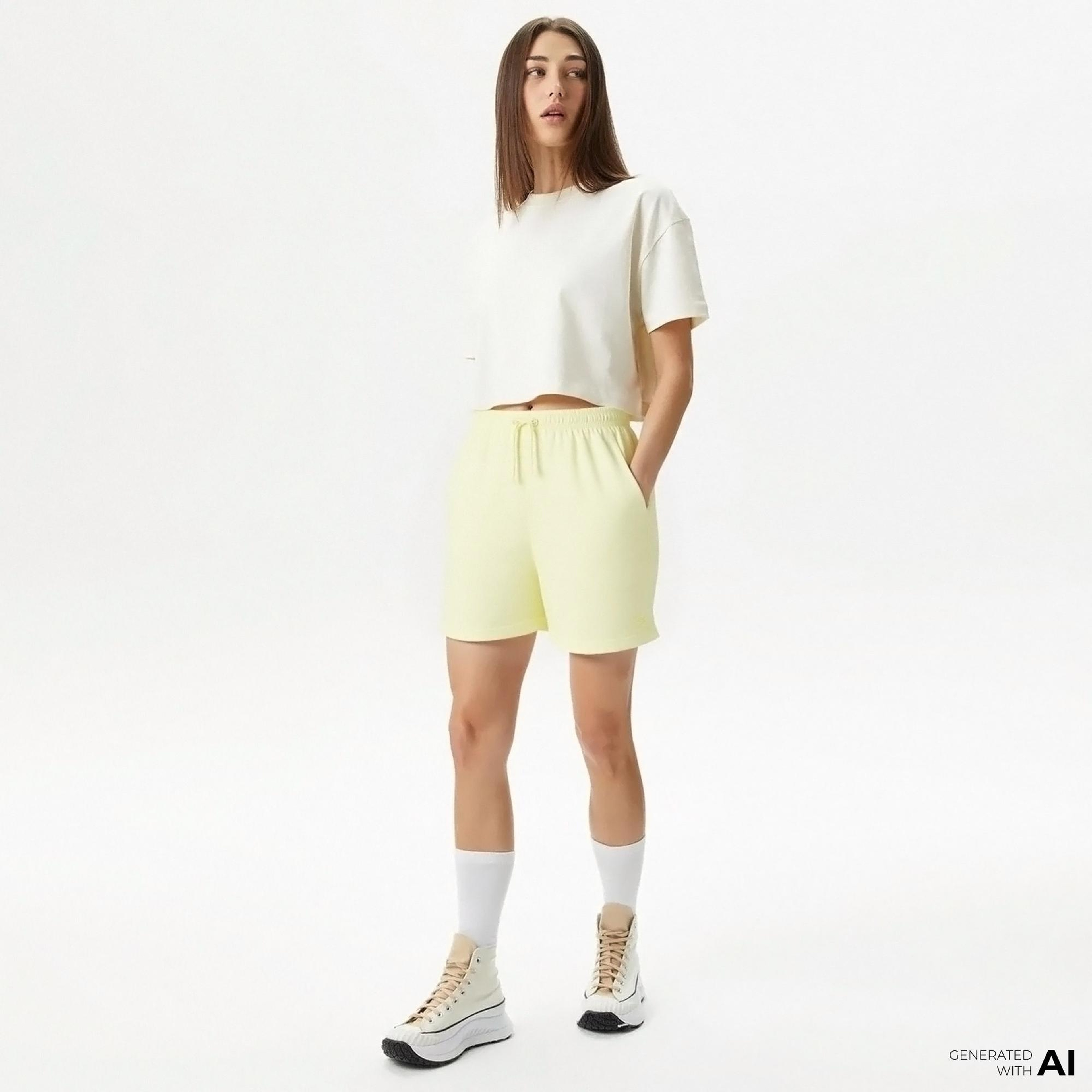 New Balance Athletics Kadın Sarı Koşu Şortu