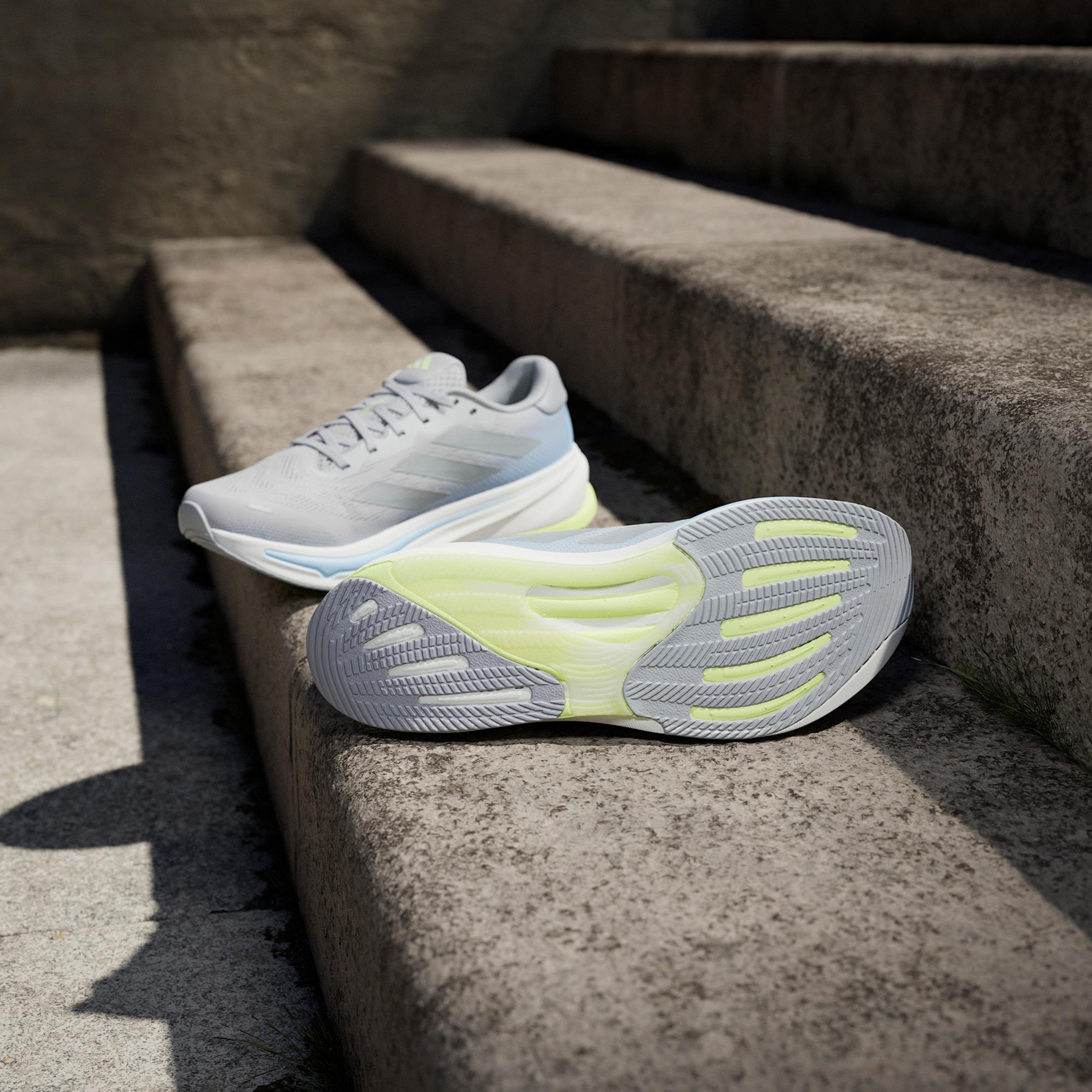 adidas Supernova Rise 2 Erkek Gri Koşu Ayakkabısı