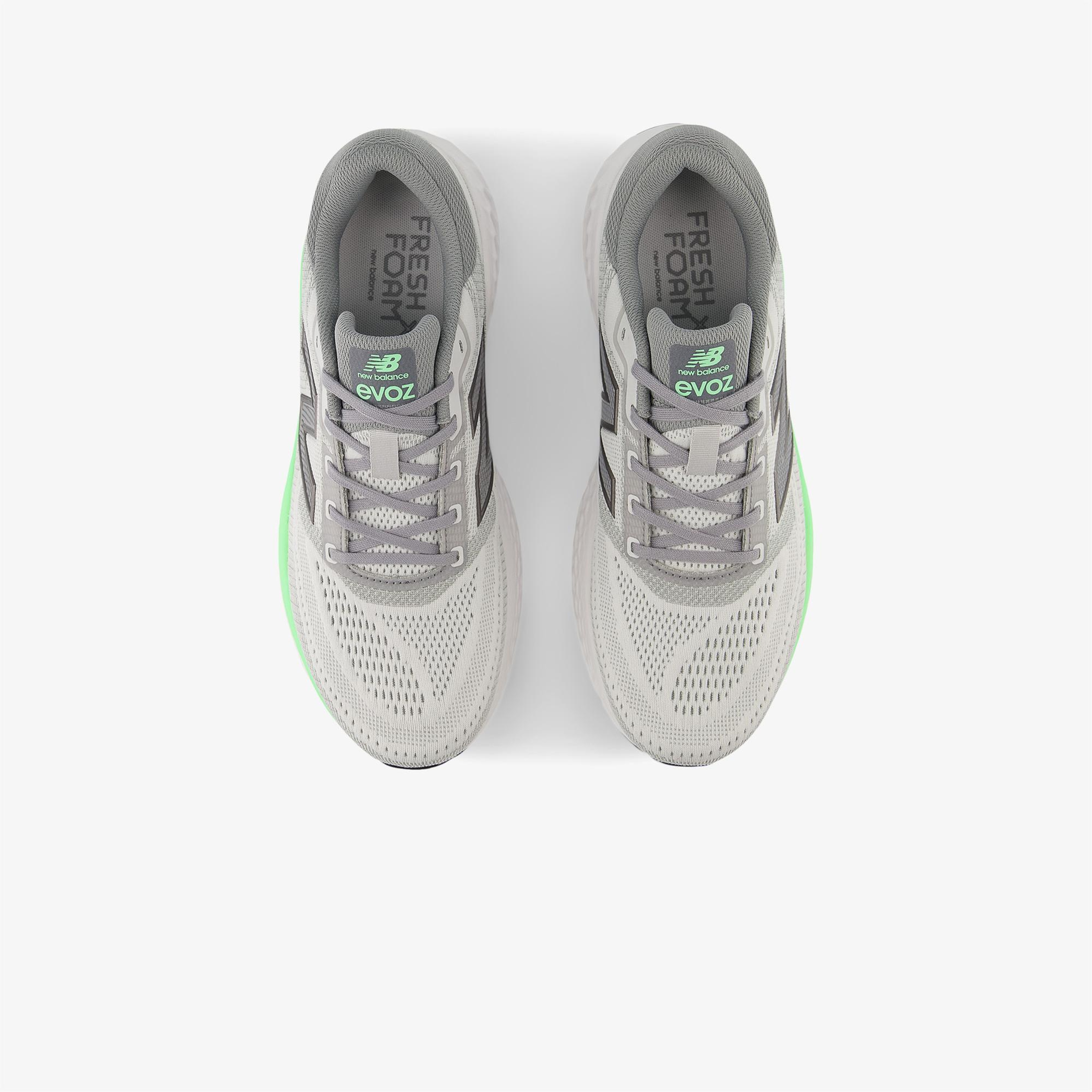 New Balance Fresh Foam EVOZ v4 Erkek Gri Koşu Ayakkabısı