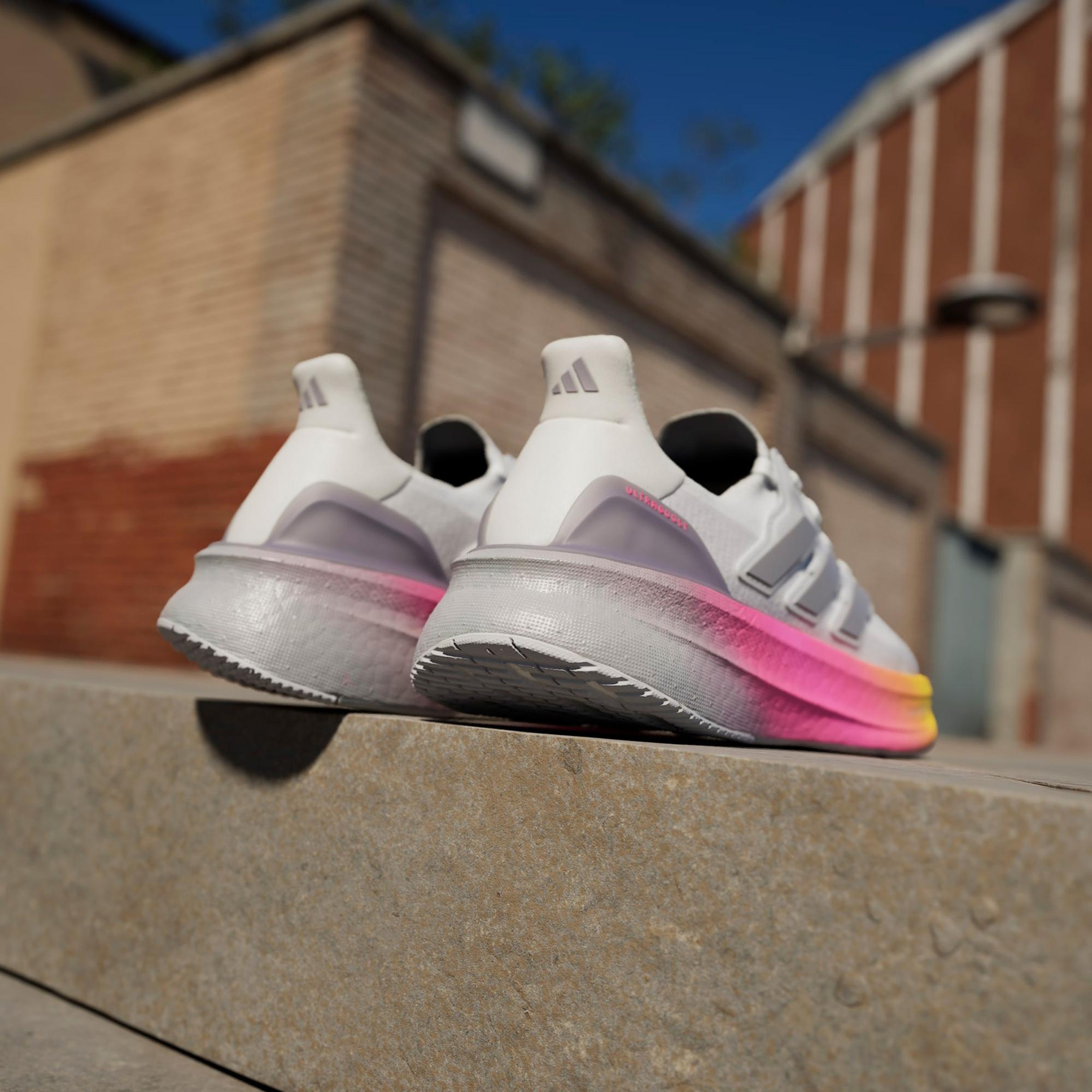 adidas Ultraboost 5 Kadın Beyaz Koşu Ayakkabısı