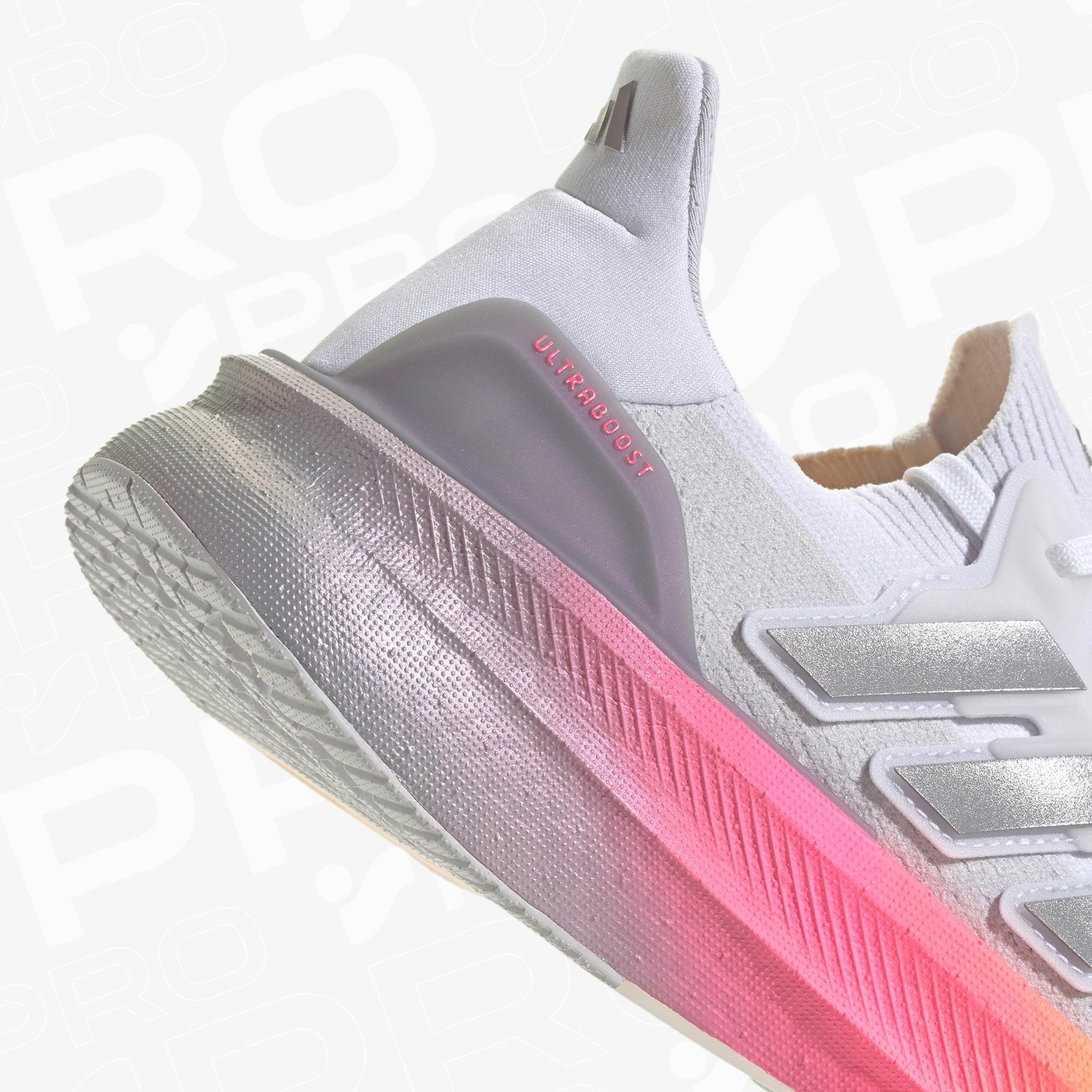 adidas Ultraboost 5 Kadın Beyaz Koşu Ayakkabısı