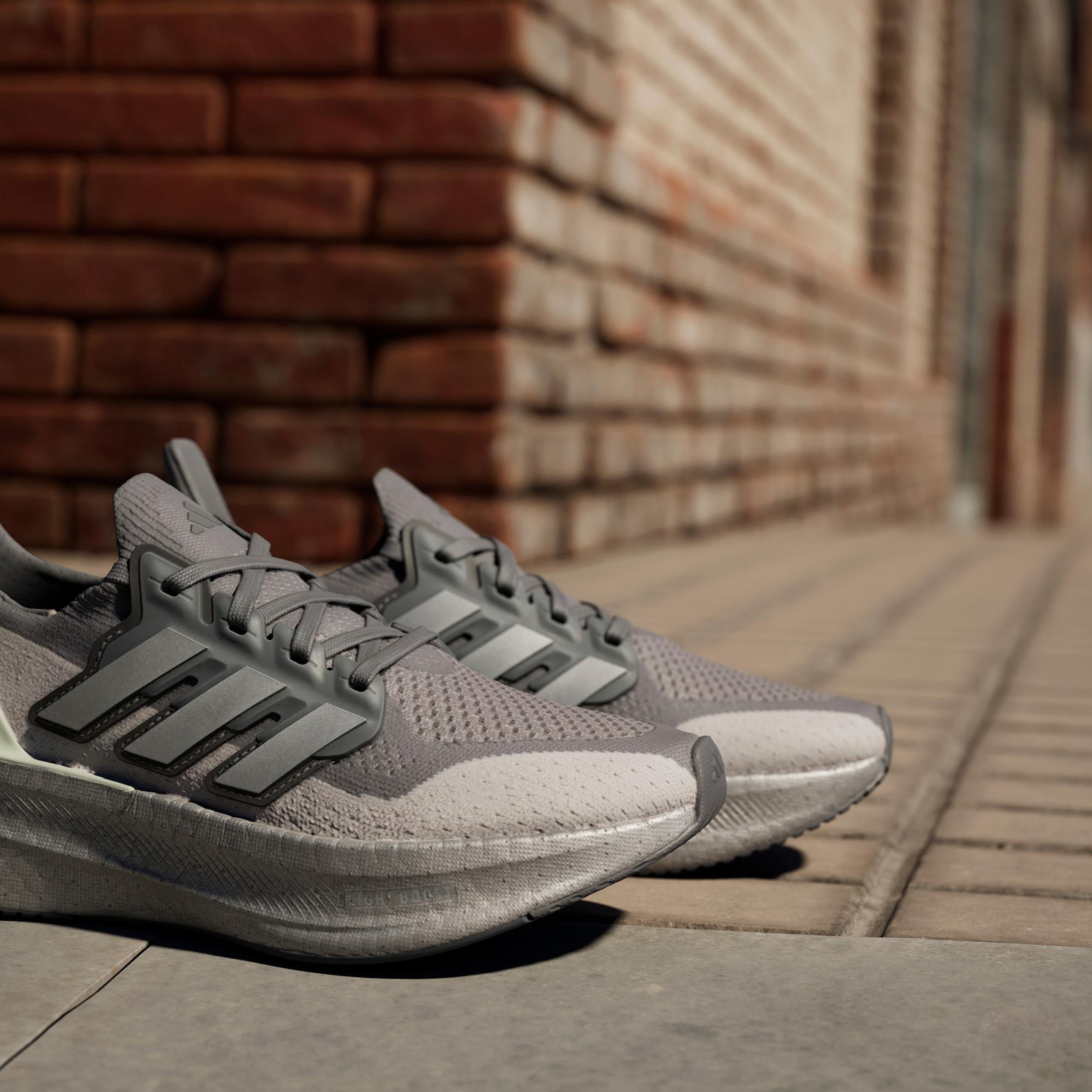 adidas Ultraboost 5 Kadın Gri Koşu Ayakkabısı