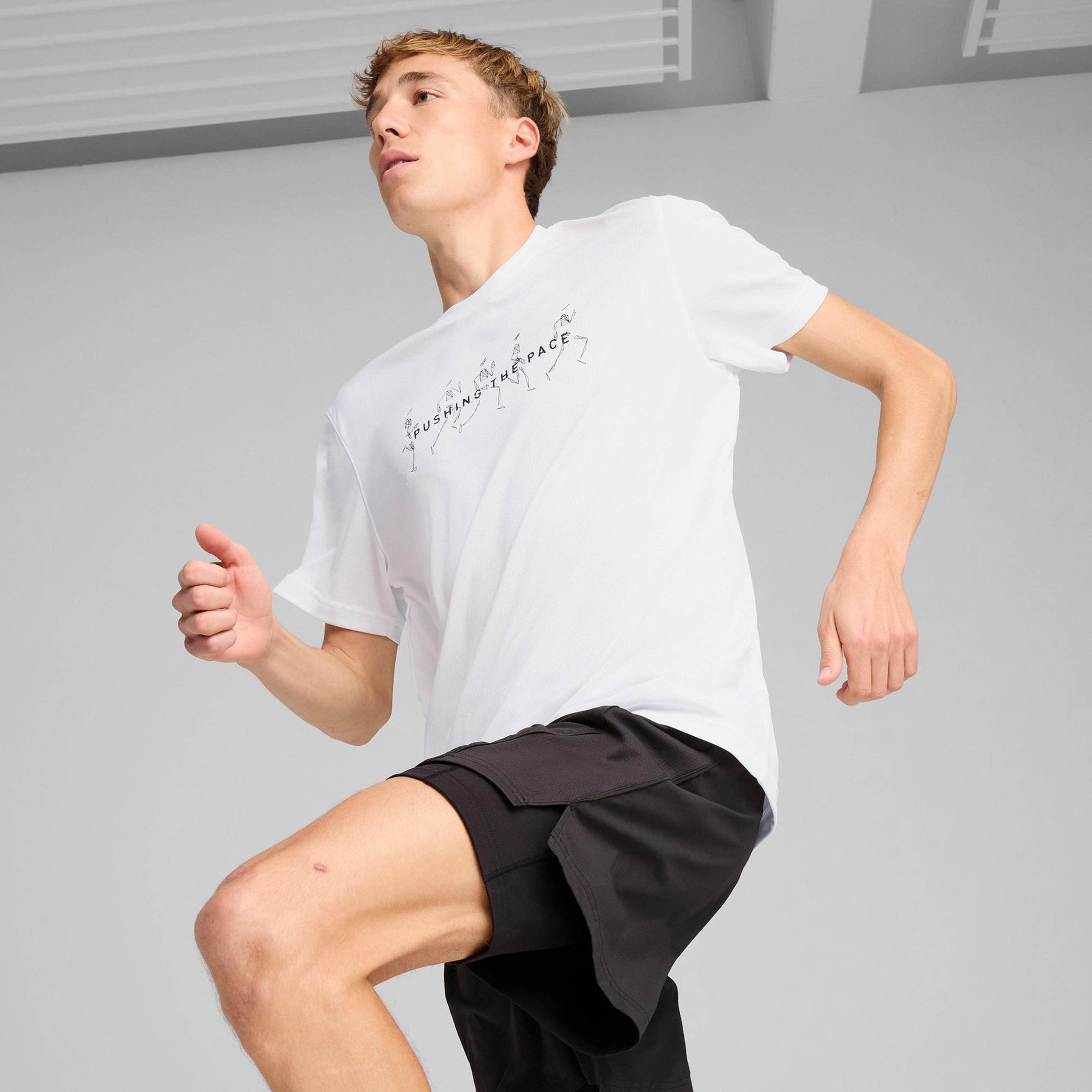 Puma Graphics Running illustratio Erkek Beyaz T-Shirt