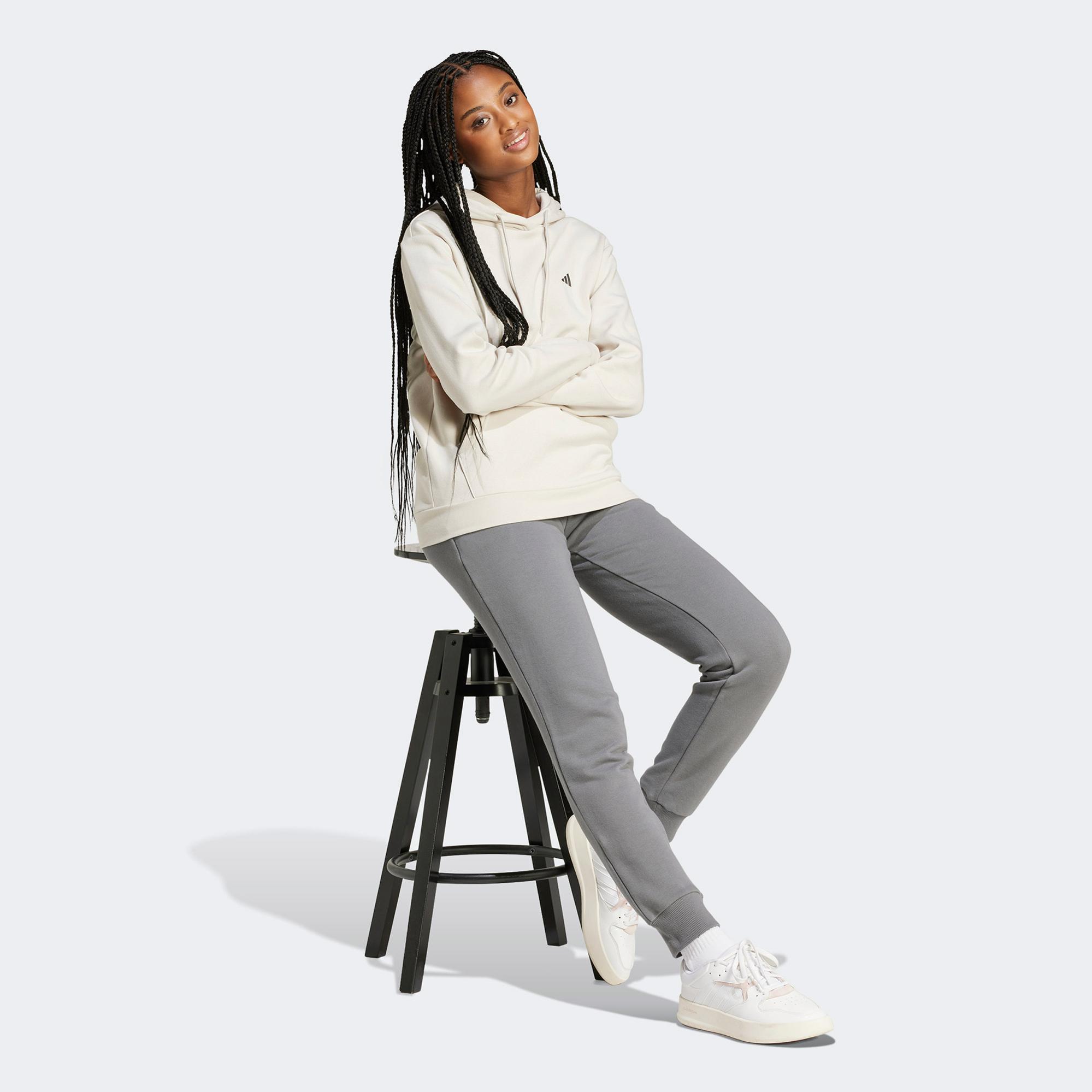 adidas Essentials Small Logo Kadın Bej Günlük Sweatshirt