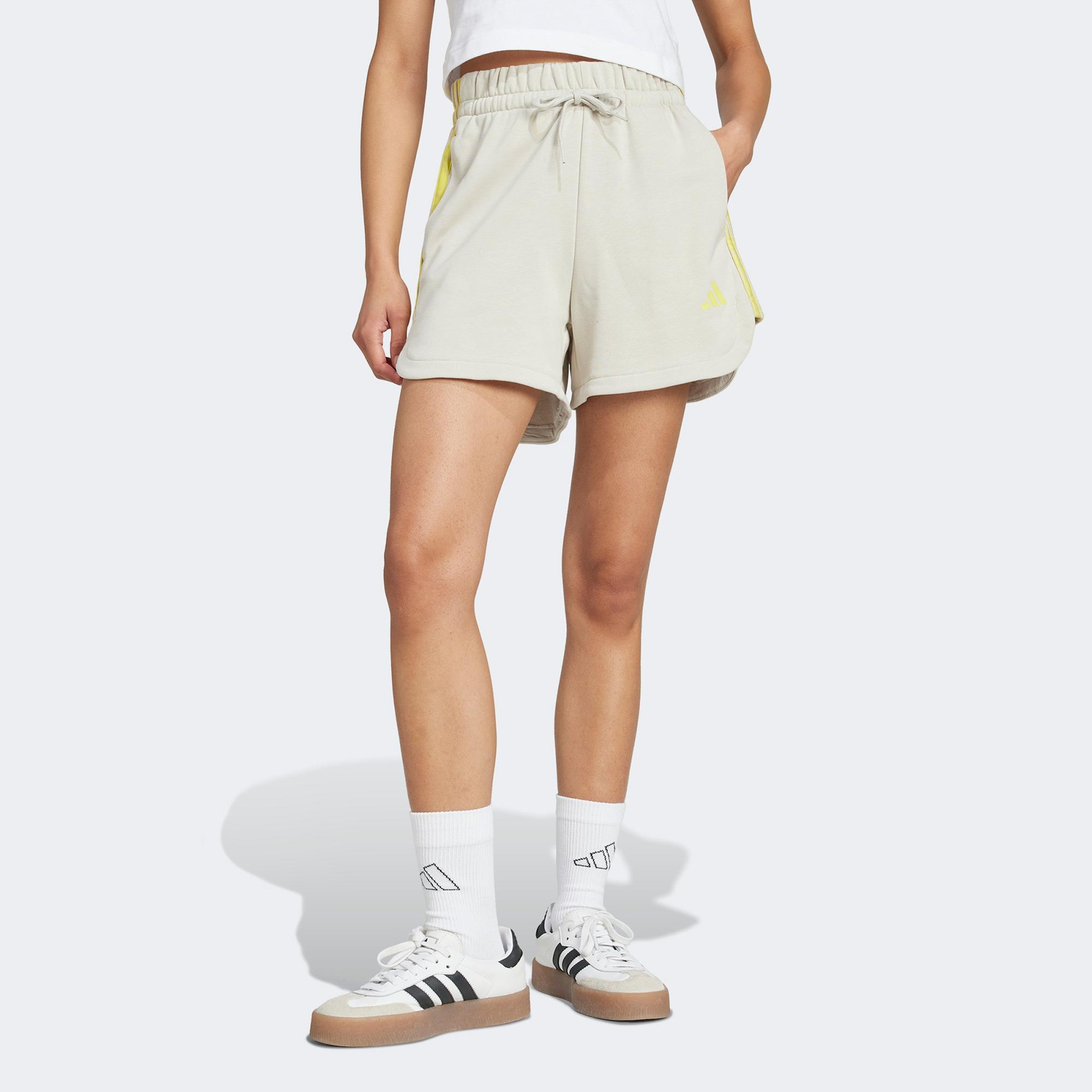 adidas Essentials 3 Stripes Print Kadın Bej Şort