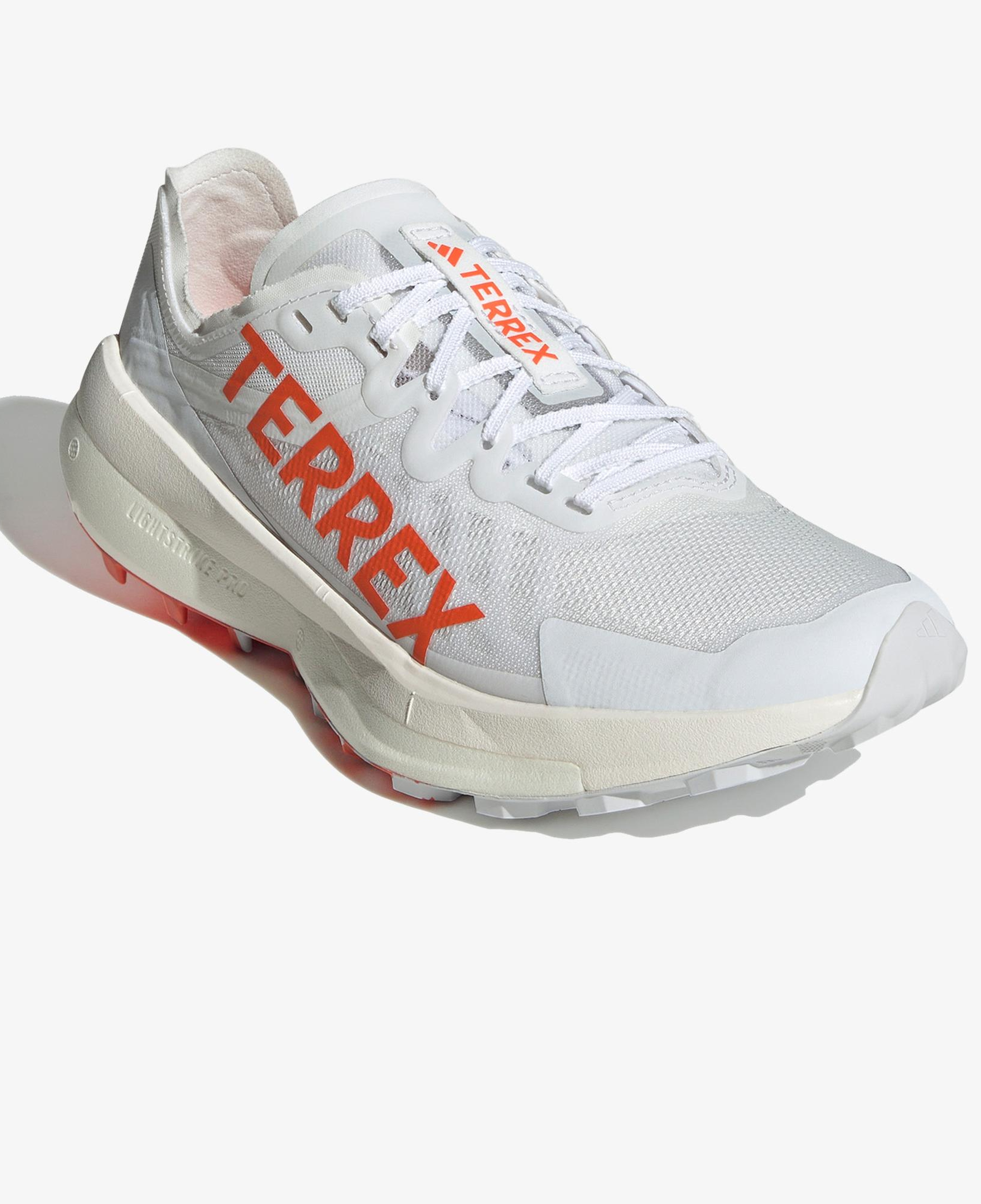 adidas Terrex Agravic Speed Arazi Kadın Beyaz Koşu Ayakkabısı