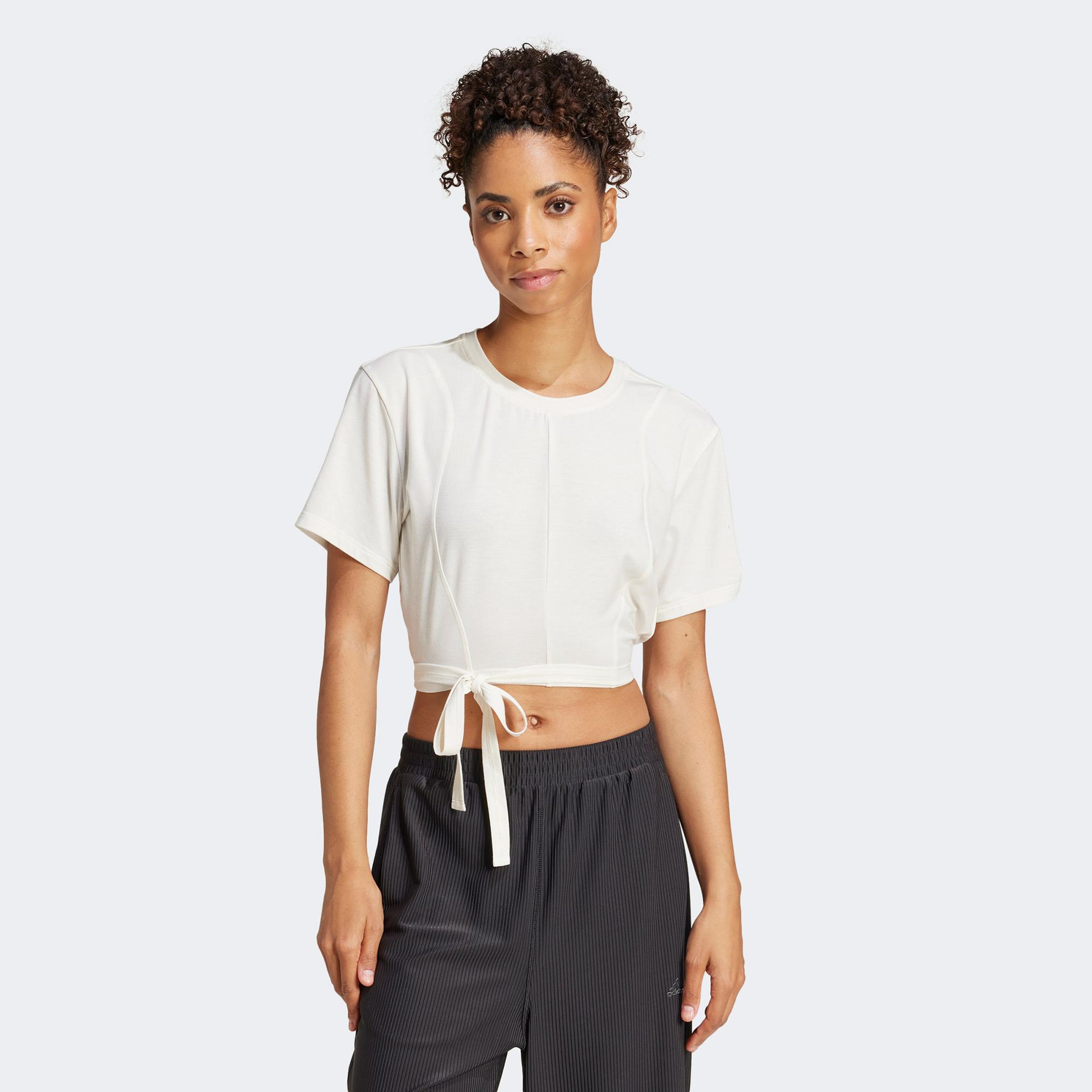 adidas Classic Kadın Beyaz Antrenman T-Shirt