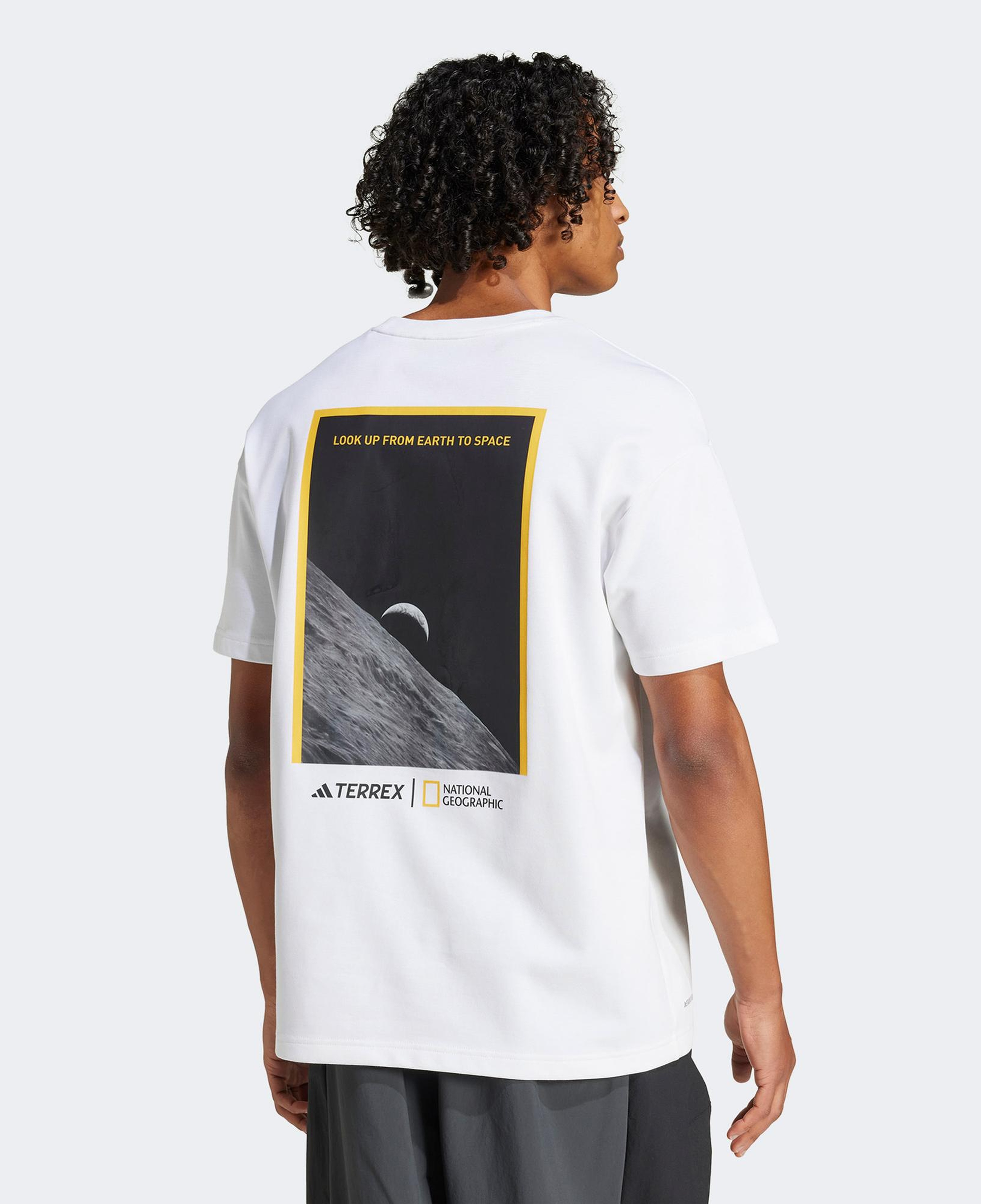 adidas Nat Geo Aeroready Graphic Erkek Beyaz T-Shirt