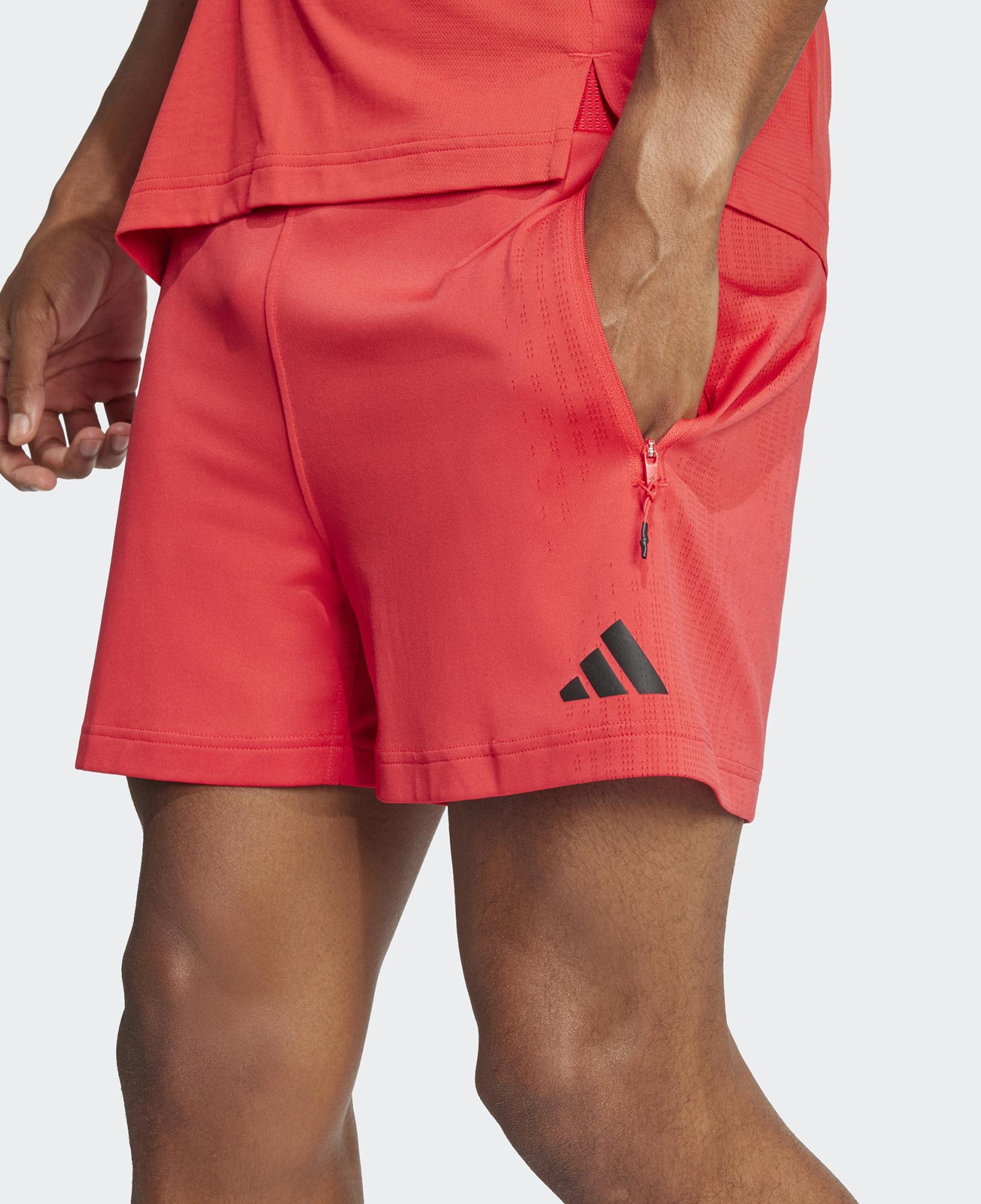 adidas Archill Erkek Kırmızı Antrenman Şortu