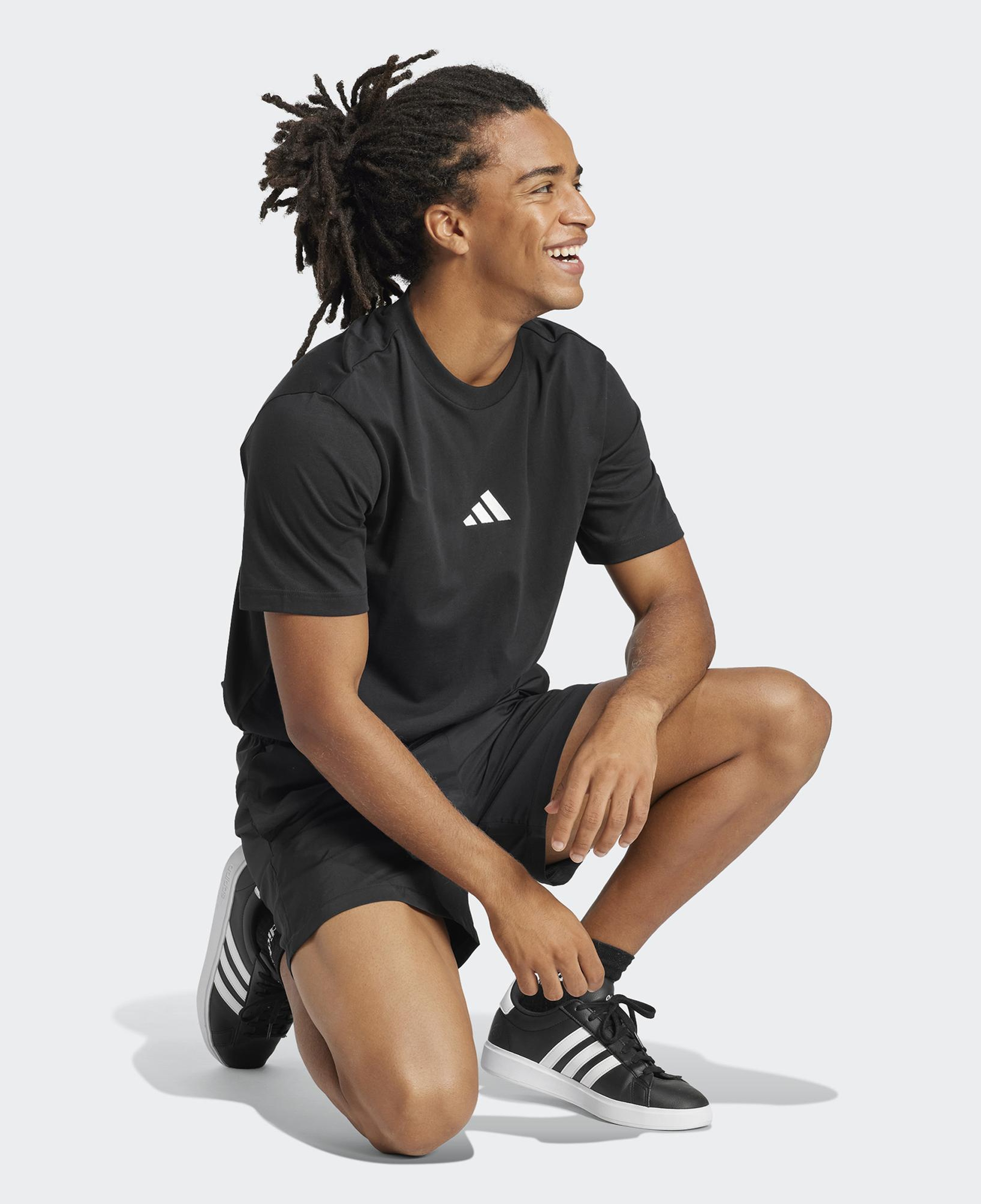 adidas Essentials Small Logo Single Erkek Siyah T-Shirt