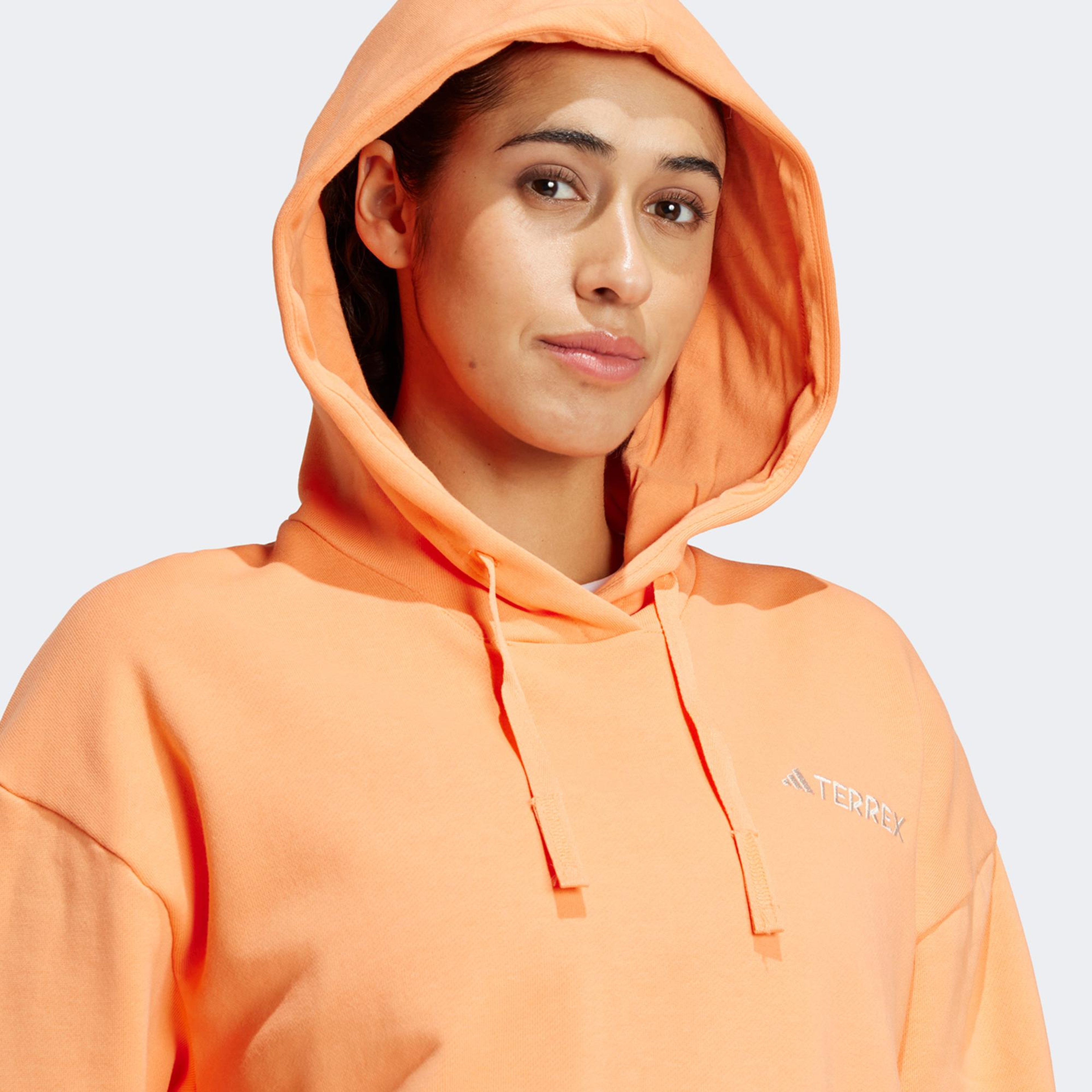 adidas Terrex Logo Kapüşonlu Kadın Turuncu Günlük Sweatshirt