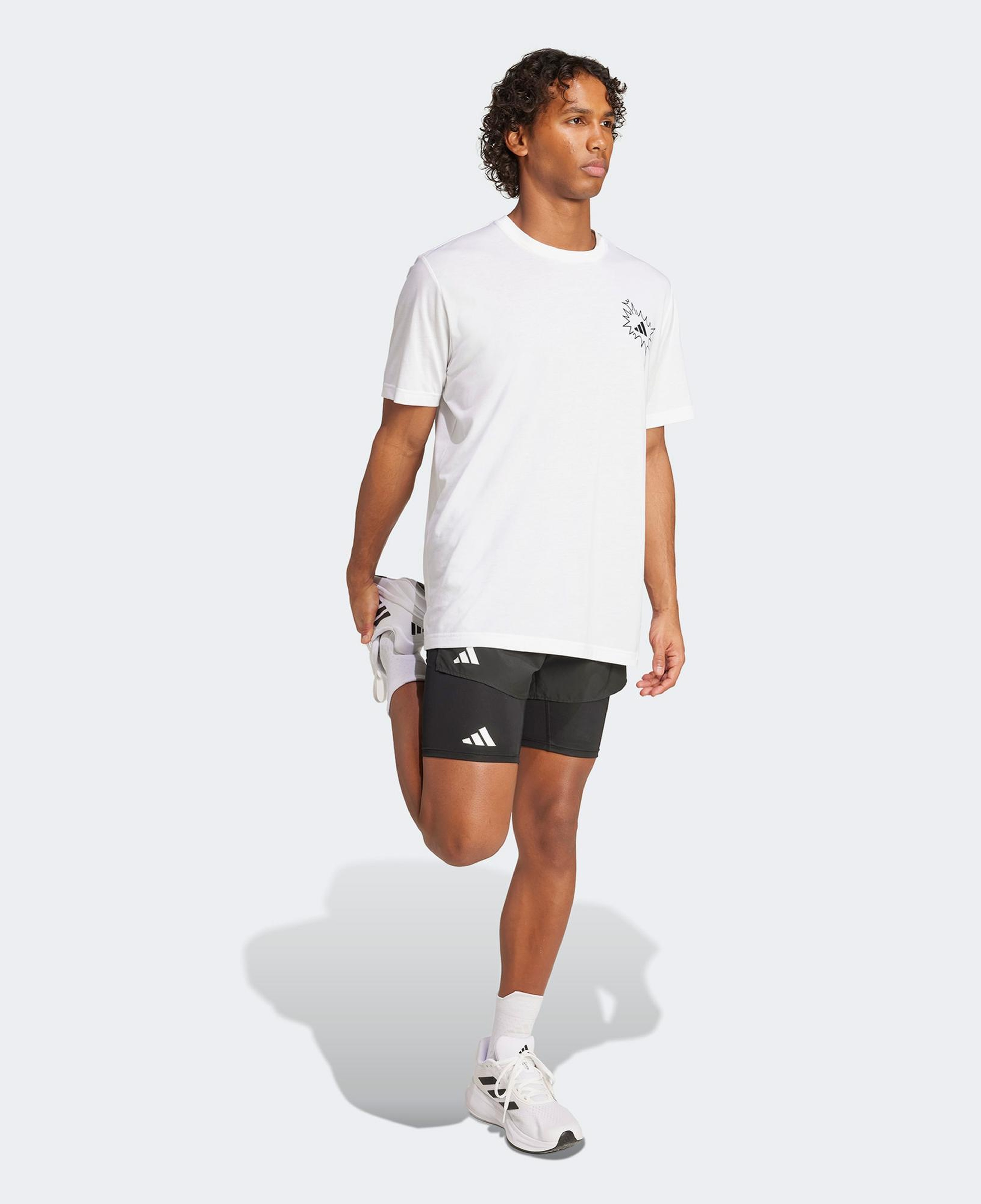adidas Running Chase The Runners High Graphic Erkek Beyaz Koşu T-Shirt