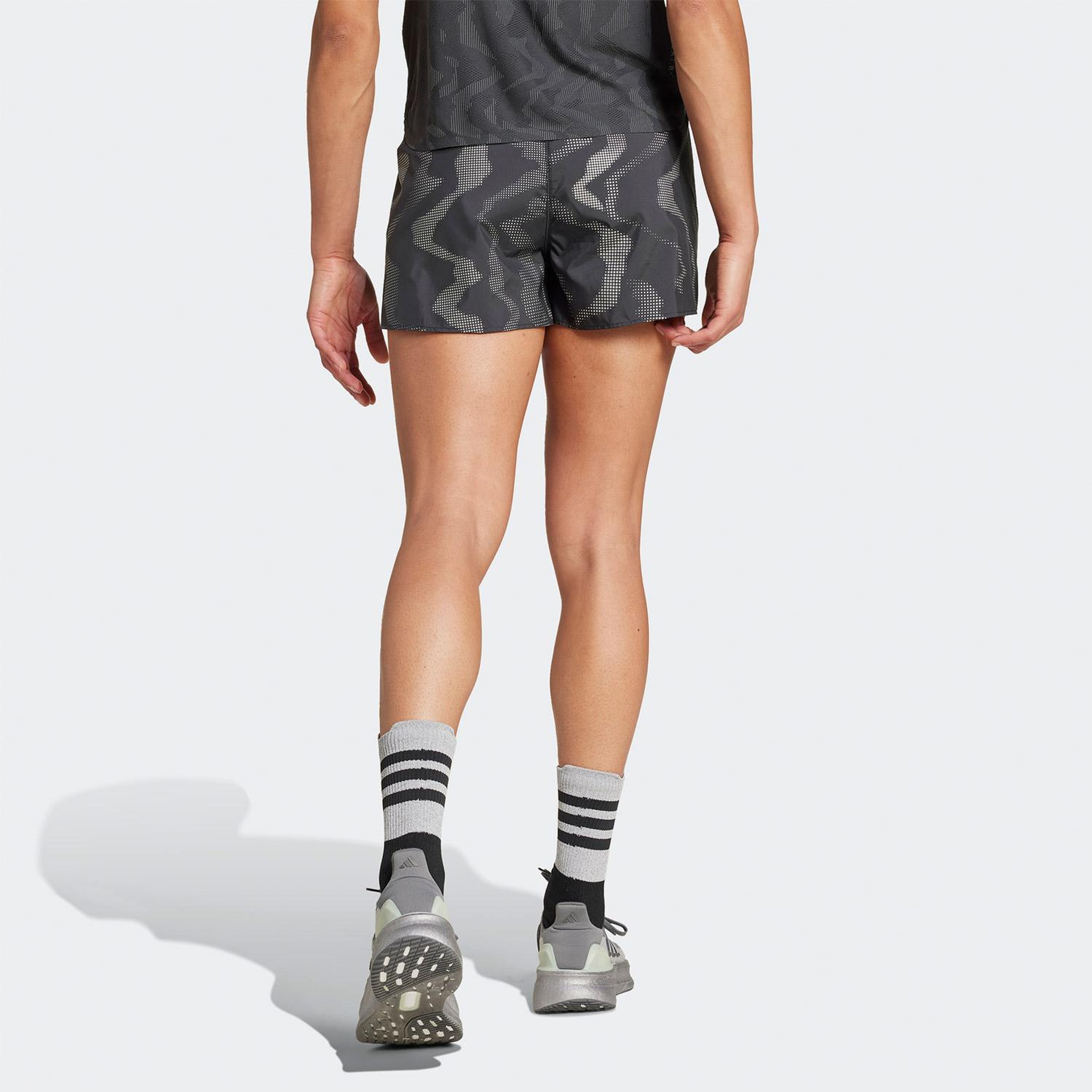 adidas Ultimate Wind Rdy Kadın Gri Koşu Şortu