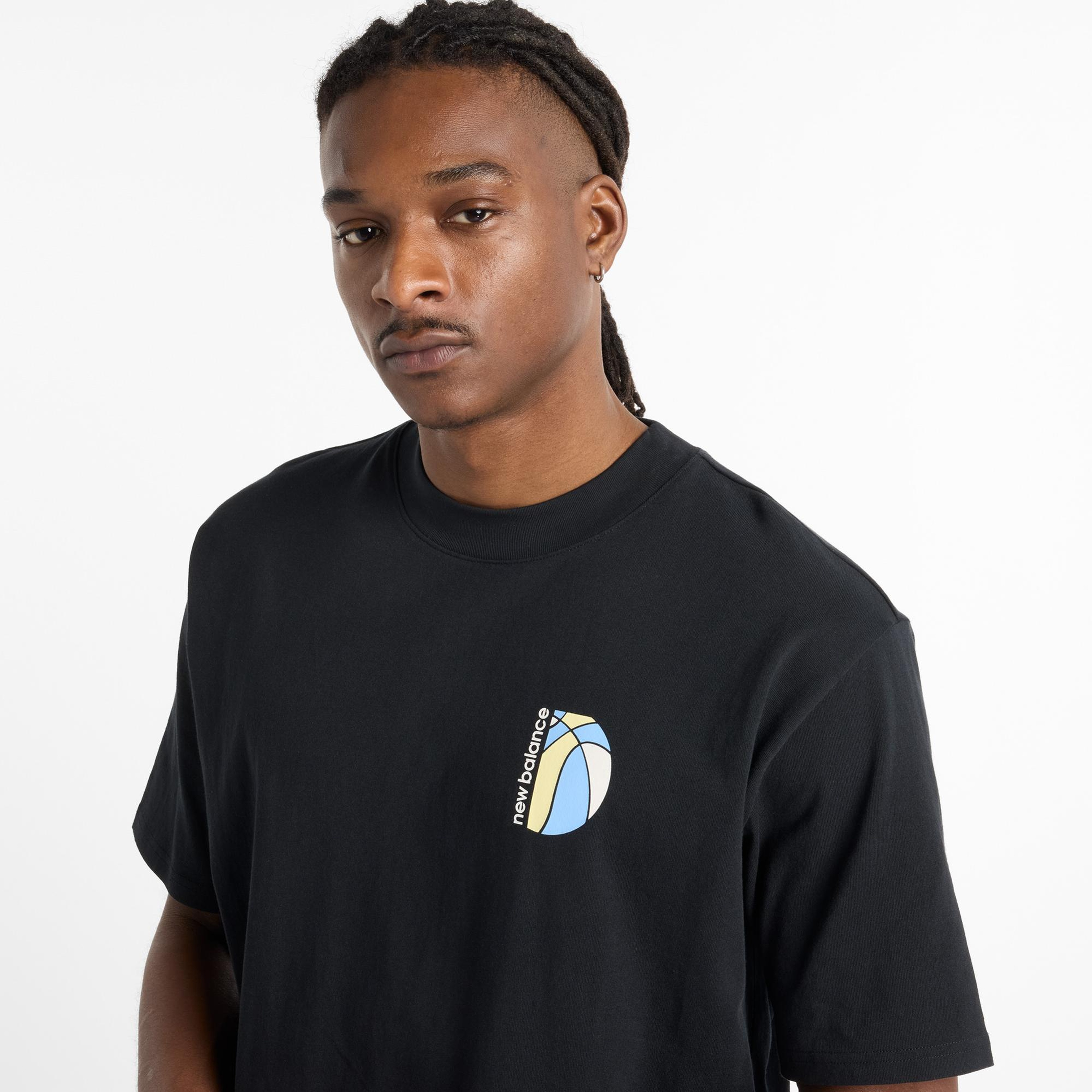 New Balance Hoops Mosaic Court Graphic Erkek Siyah T-Shirt
