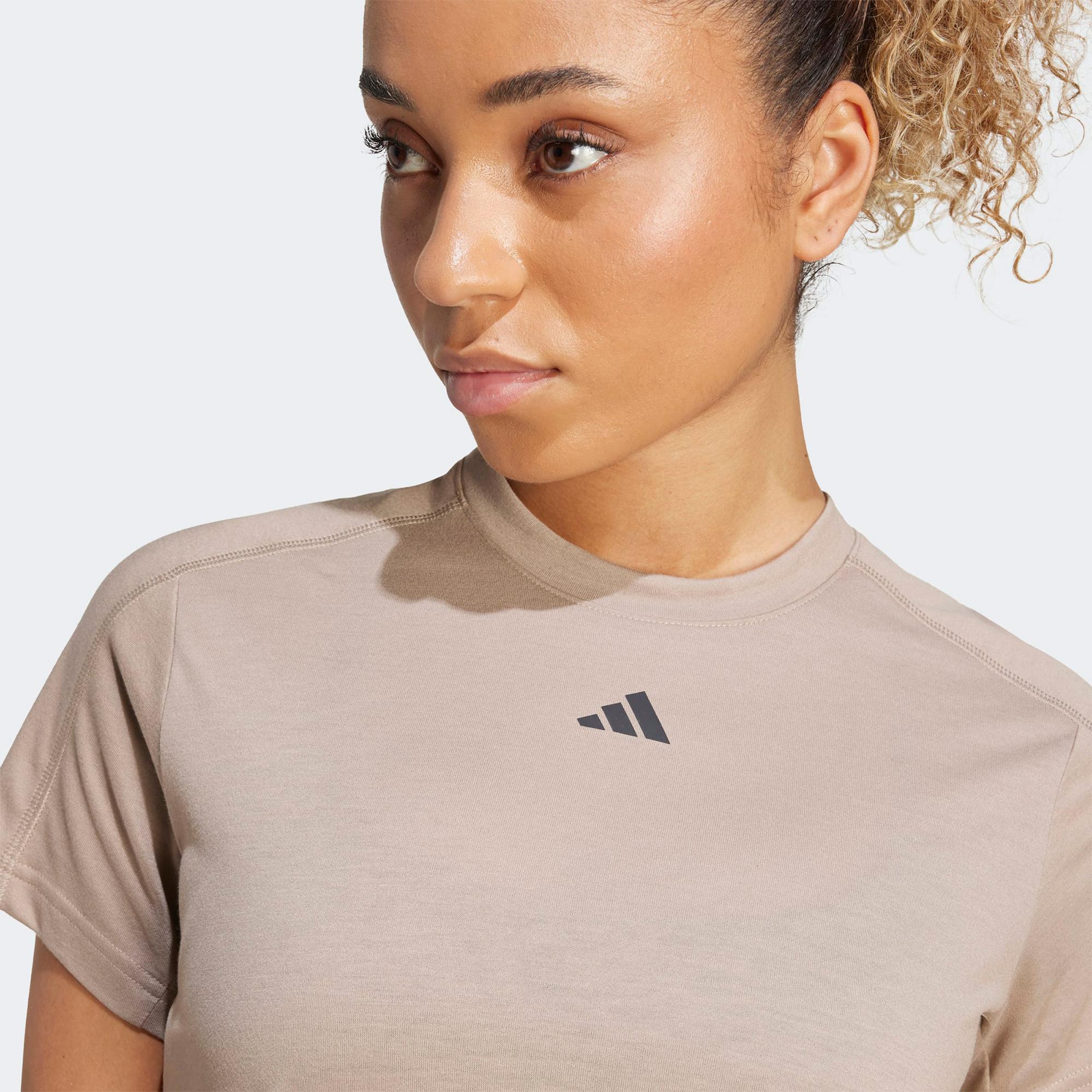 adidas Aeroready Train Essentials Minimal Branding Crewneck Kadın Kahverengi Antrenman T-Shirt