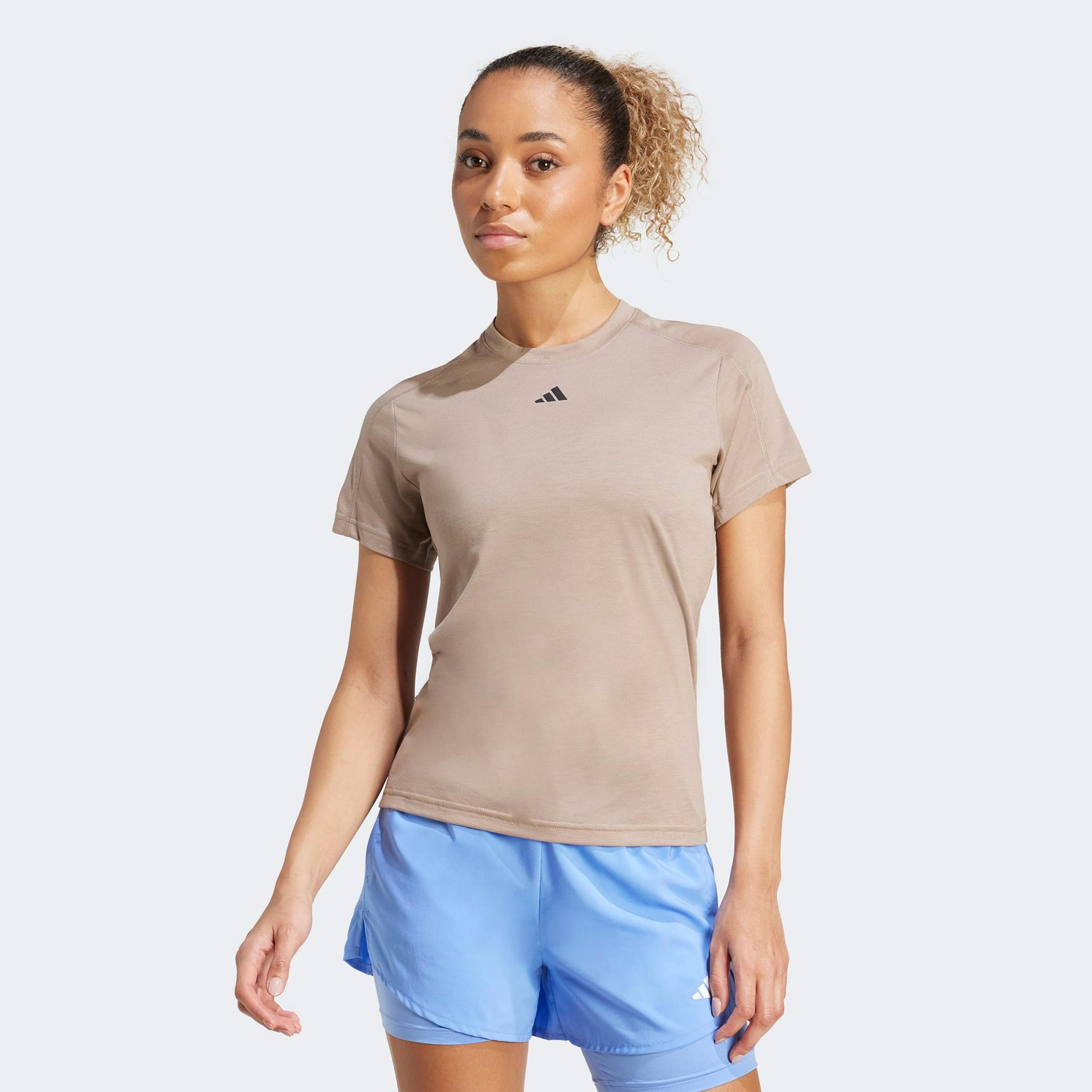 adidas Aeroready Train Essentials Minimal Branding Crewneck Kadın Kahverengi Antrenman T-Shirt