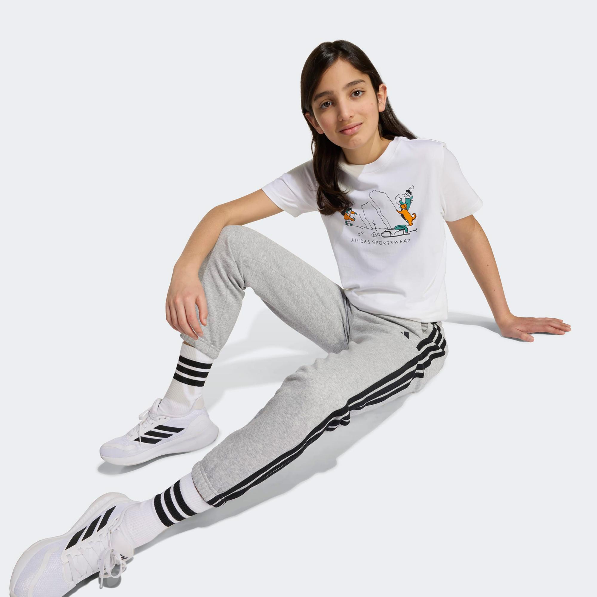 adidas Winter Sports Graphic Çocuk Beyaz T-Shirt