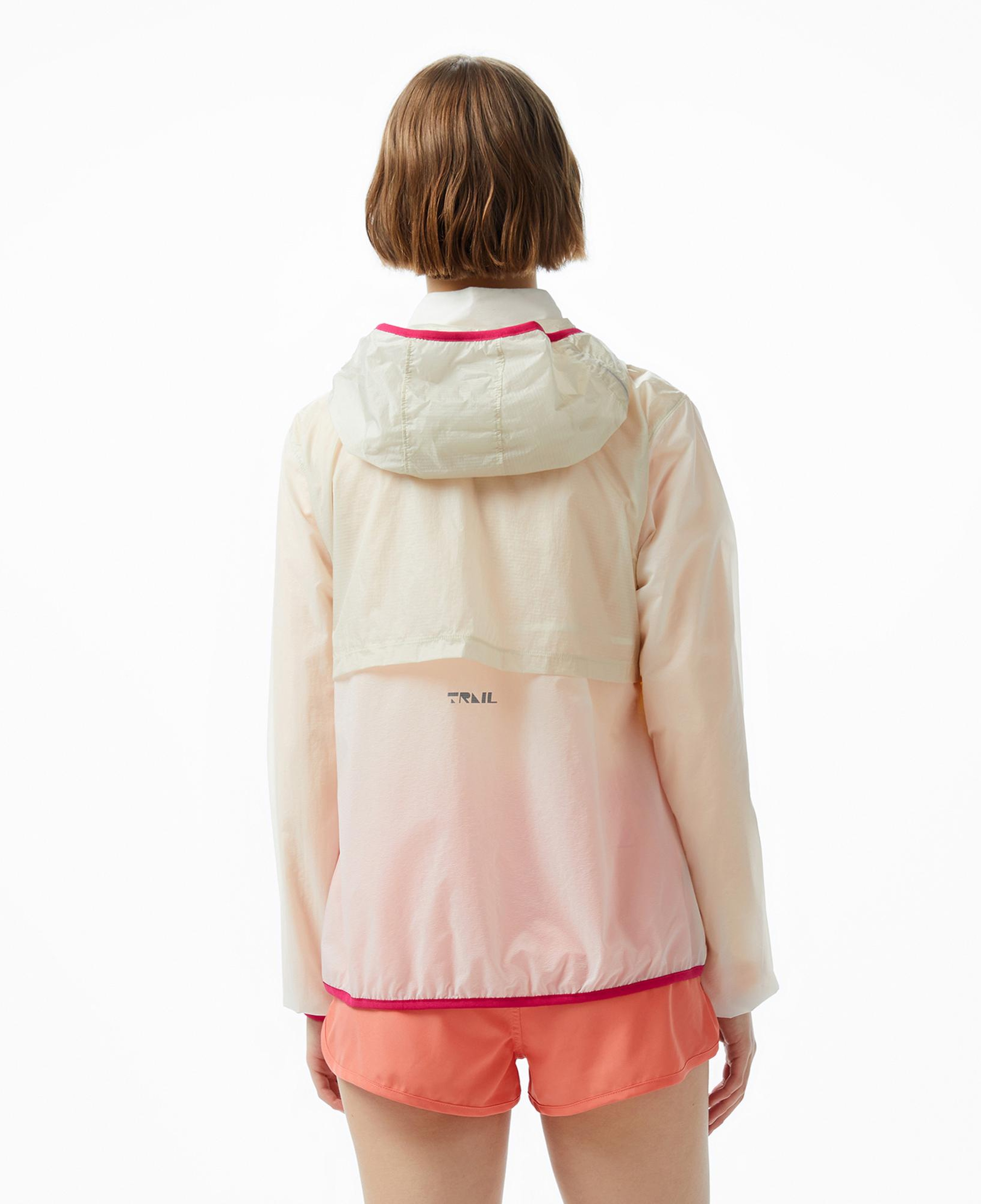 Under Armour Trail Run Kadın Beyaz Koşu Ceketi