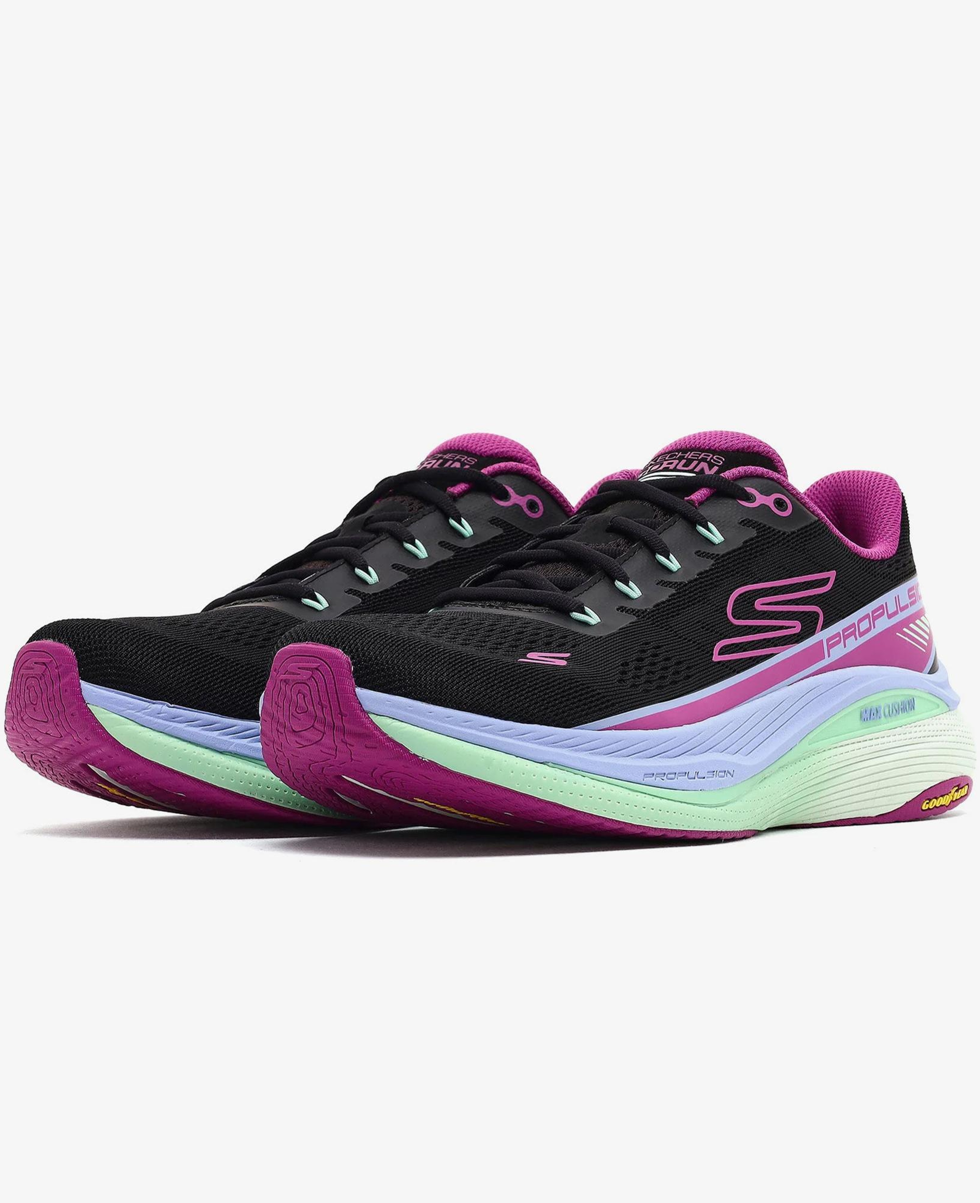 Skechers Max Cushioning Kadın Siyah Koşu Ayakkabısı