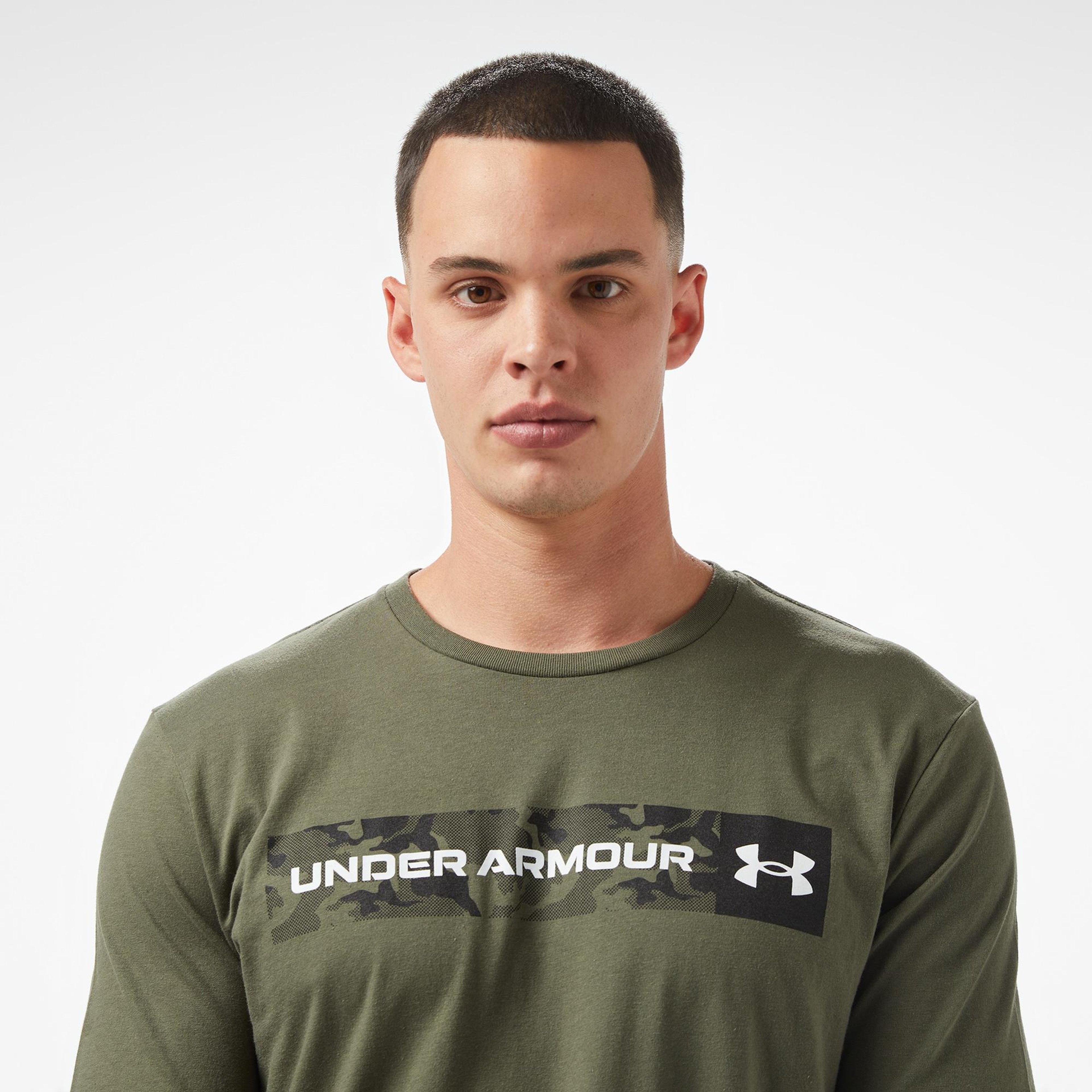 Under Armour Camo Chest Stripe Ss Erkek Yeşil T-Shirt