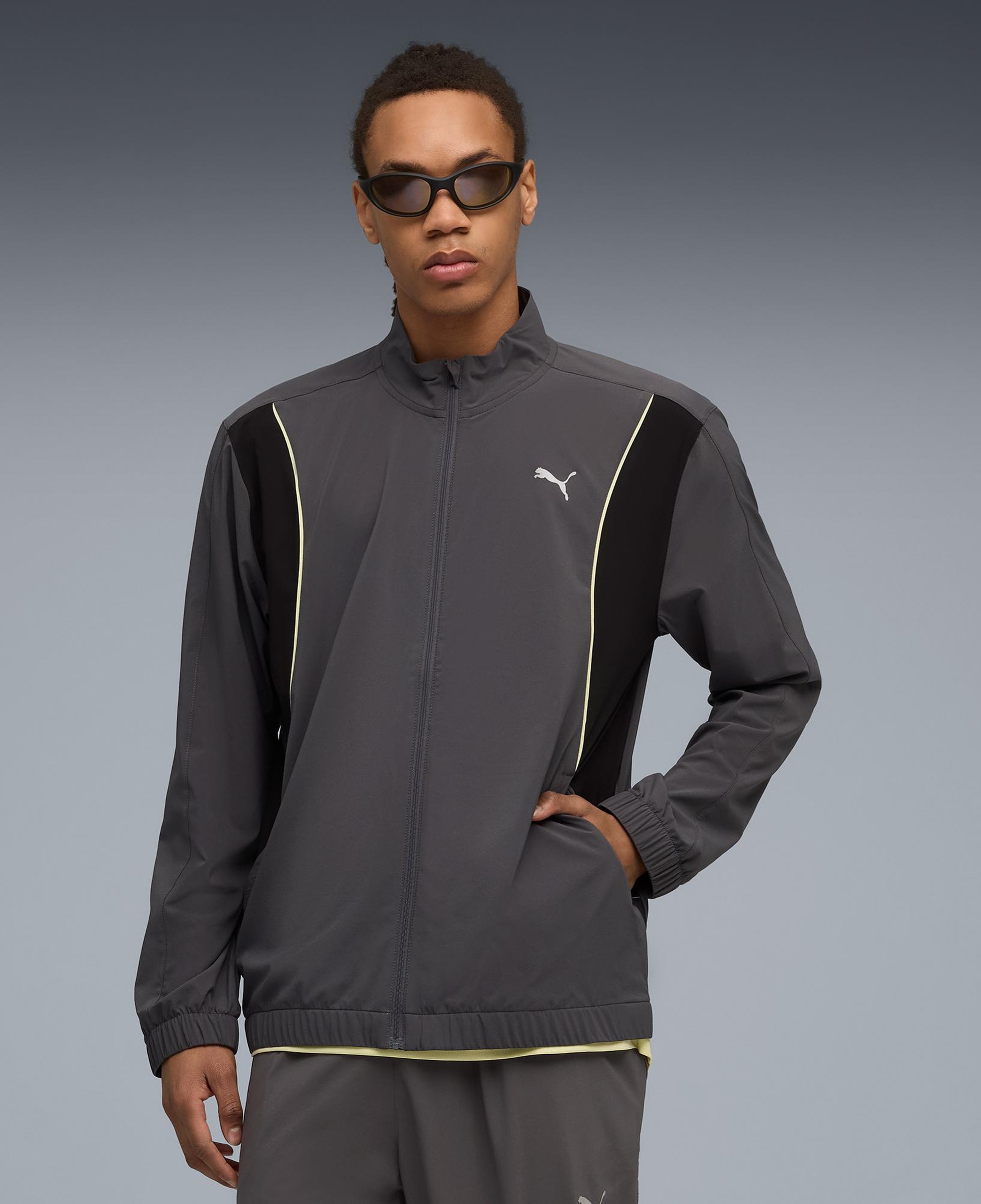 Puma Run Velocity Woven Erkek Gri Koşu Ceketi