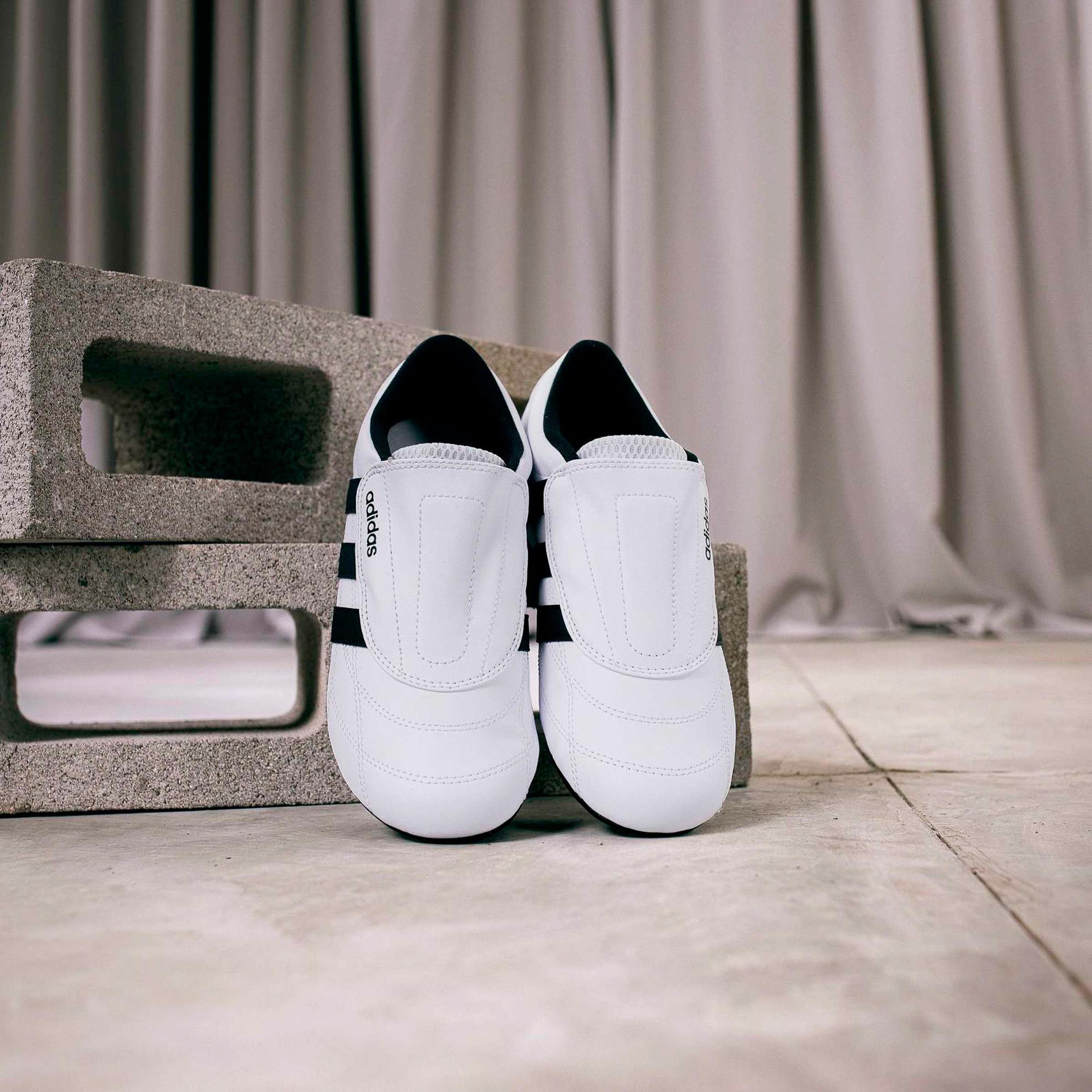 adidas Tekwen Kadın Beyaz Tenis Ayakkabısı