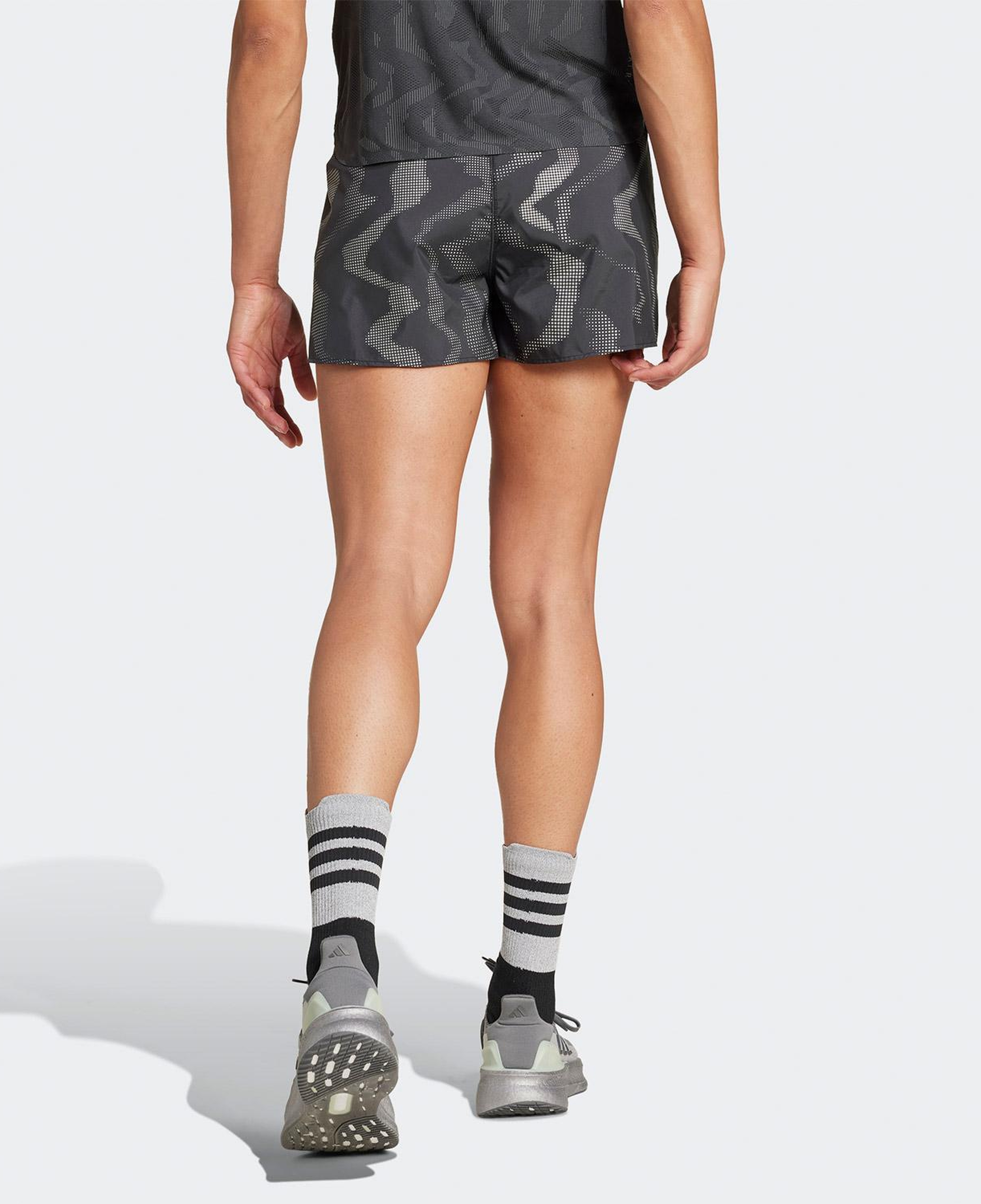 adidas Ultimate Wind Rdy Kadın Gri Koşu Şortu