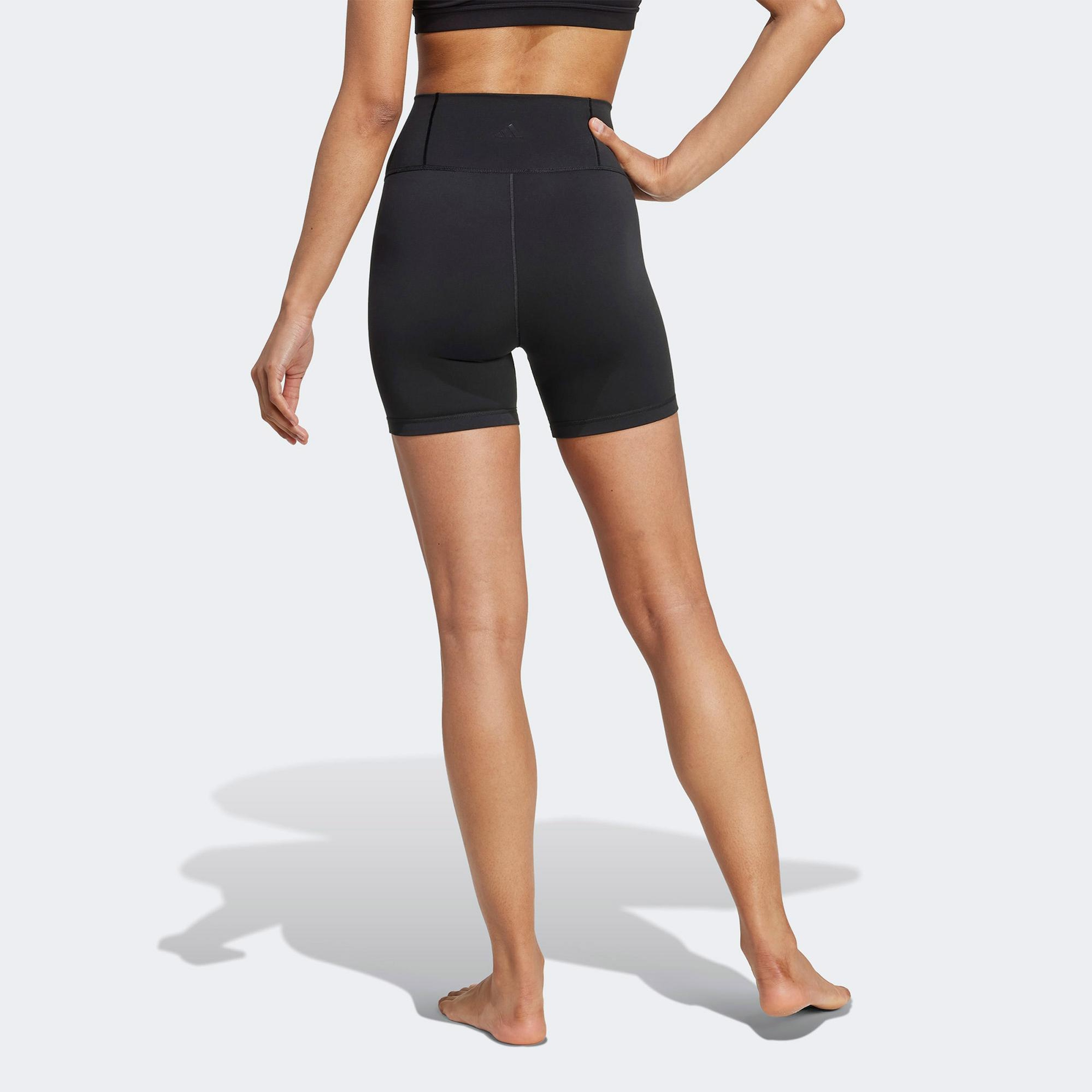 adidas All Me 5inch Kadın Siyah Antrenman Taytı