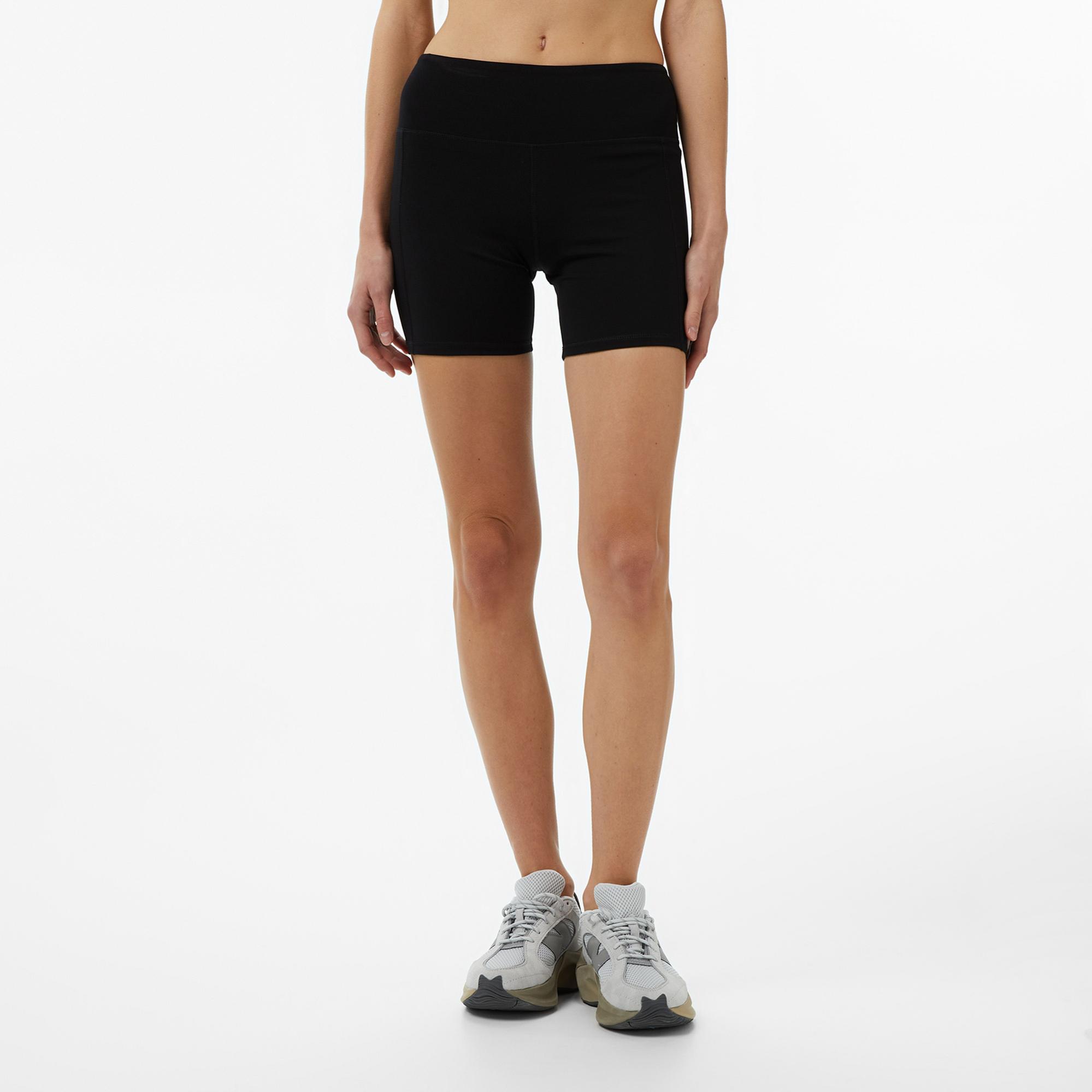 New Balance Classic Kadın Siyah Koşu Şortu