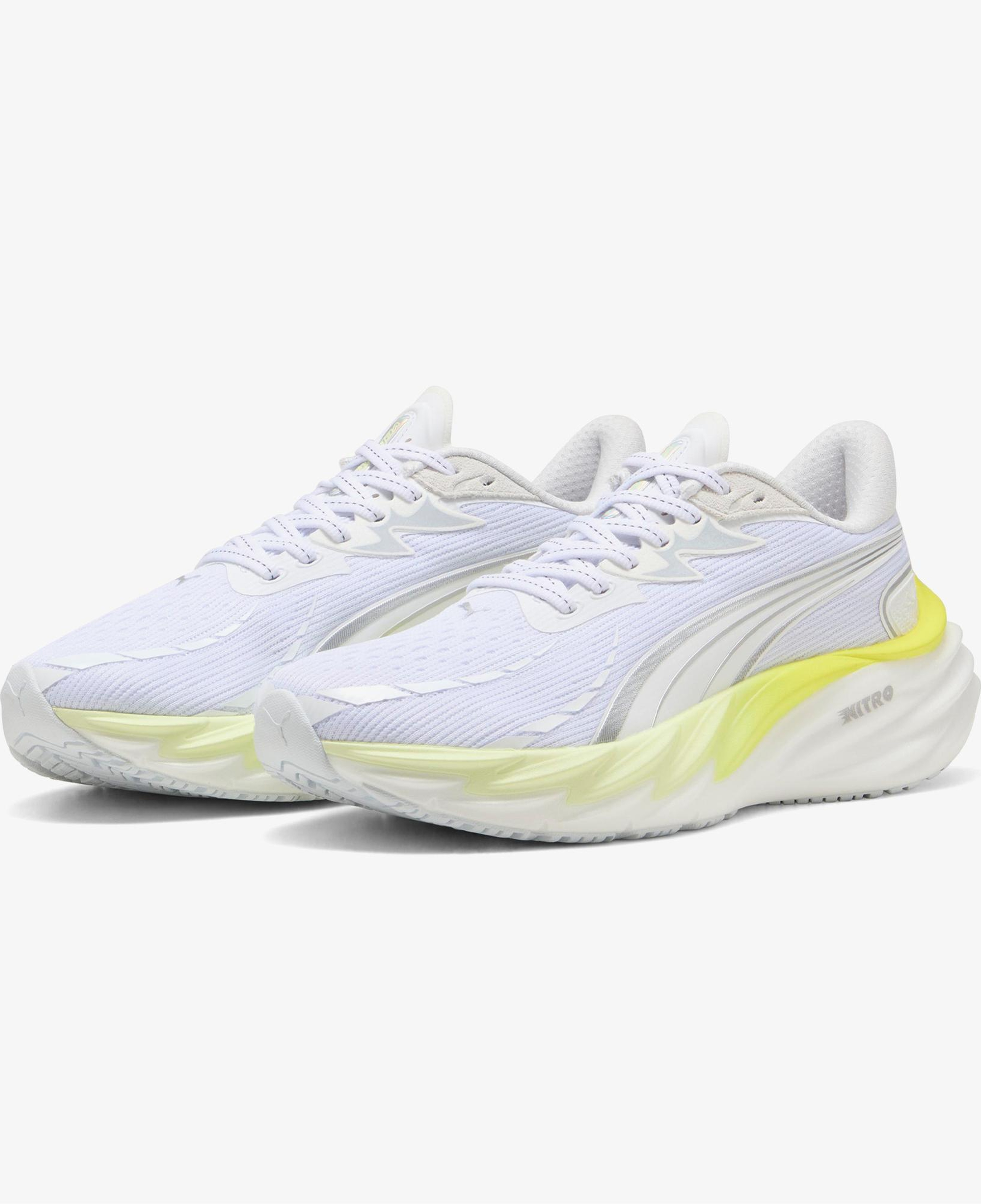 Puma Velocity Nitro 4 Kadın Beyaz Koşu Ayakkabısı
