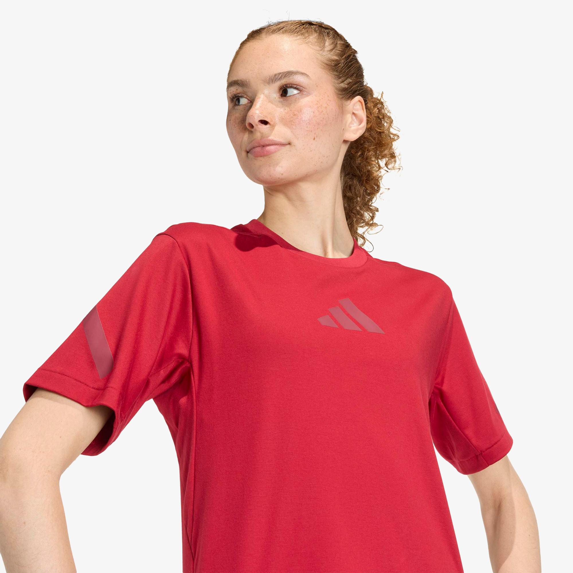 adidas Z.N.E. Kadın Bordo Antrenman T-Shirt