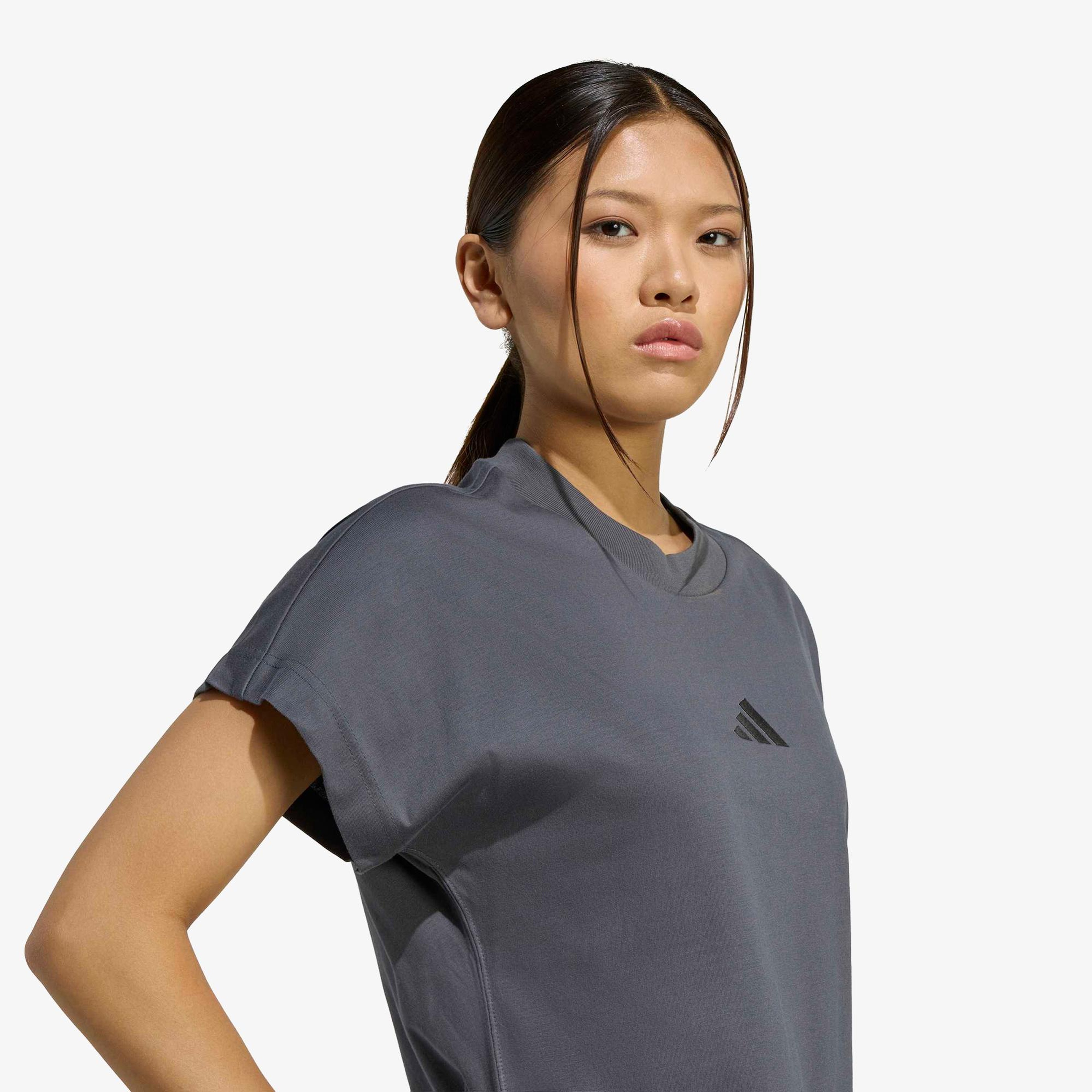 adidas All Szn Kadın Gri Antrenman T-Shirt