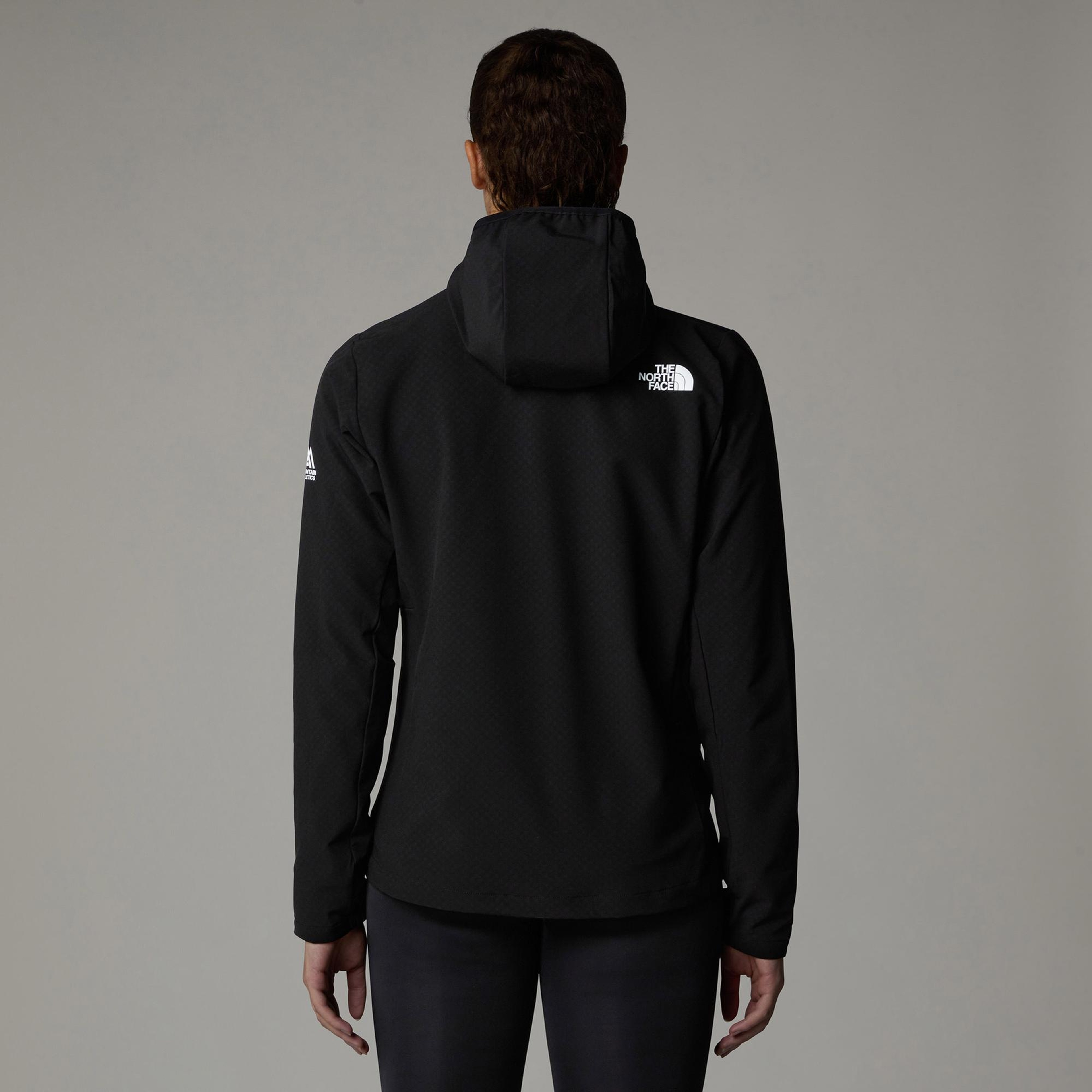 The North Face Mountain Athletics Softshell Kadın Siyah Koşu Mont