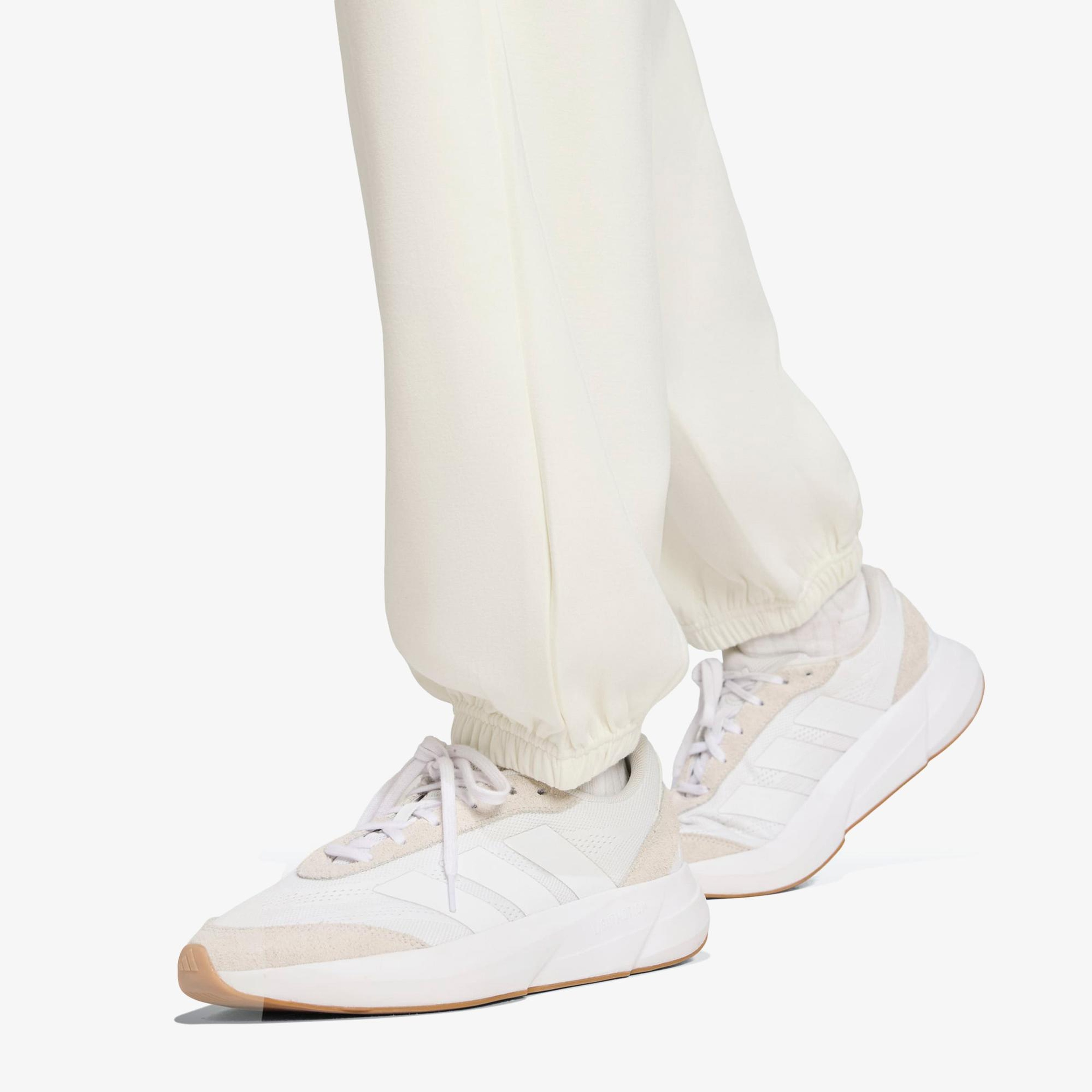 adidas Soft Lux Loose Kadın Beyaz Antrenman Eşofman Altı