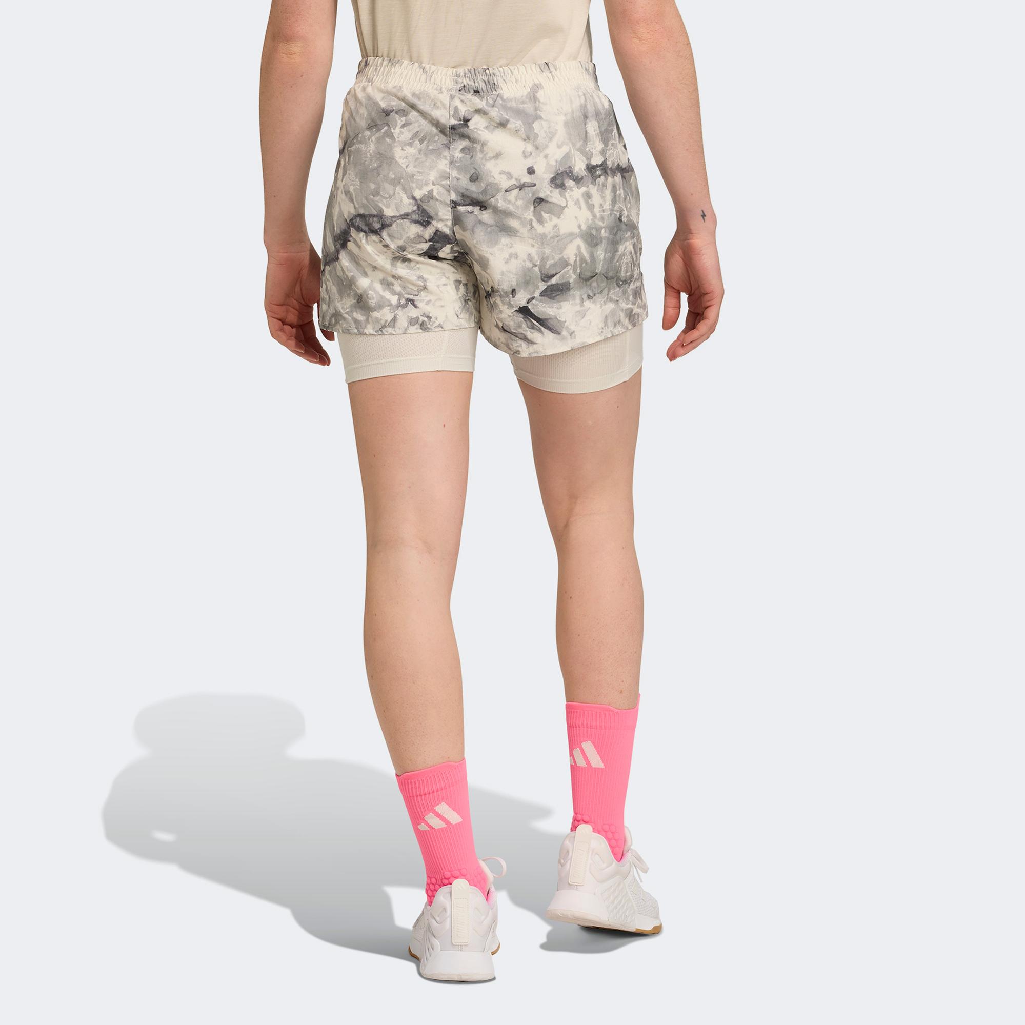 adidas Own The Run Spray Dye 2in1 Kadın Gri Koşu Şortu