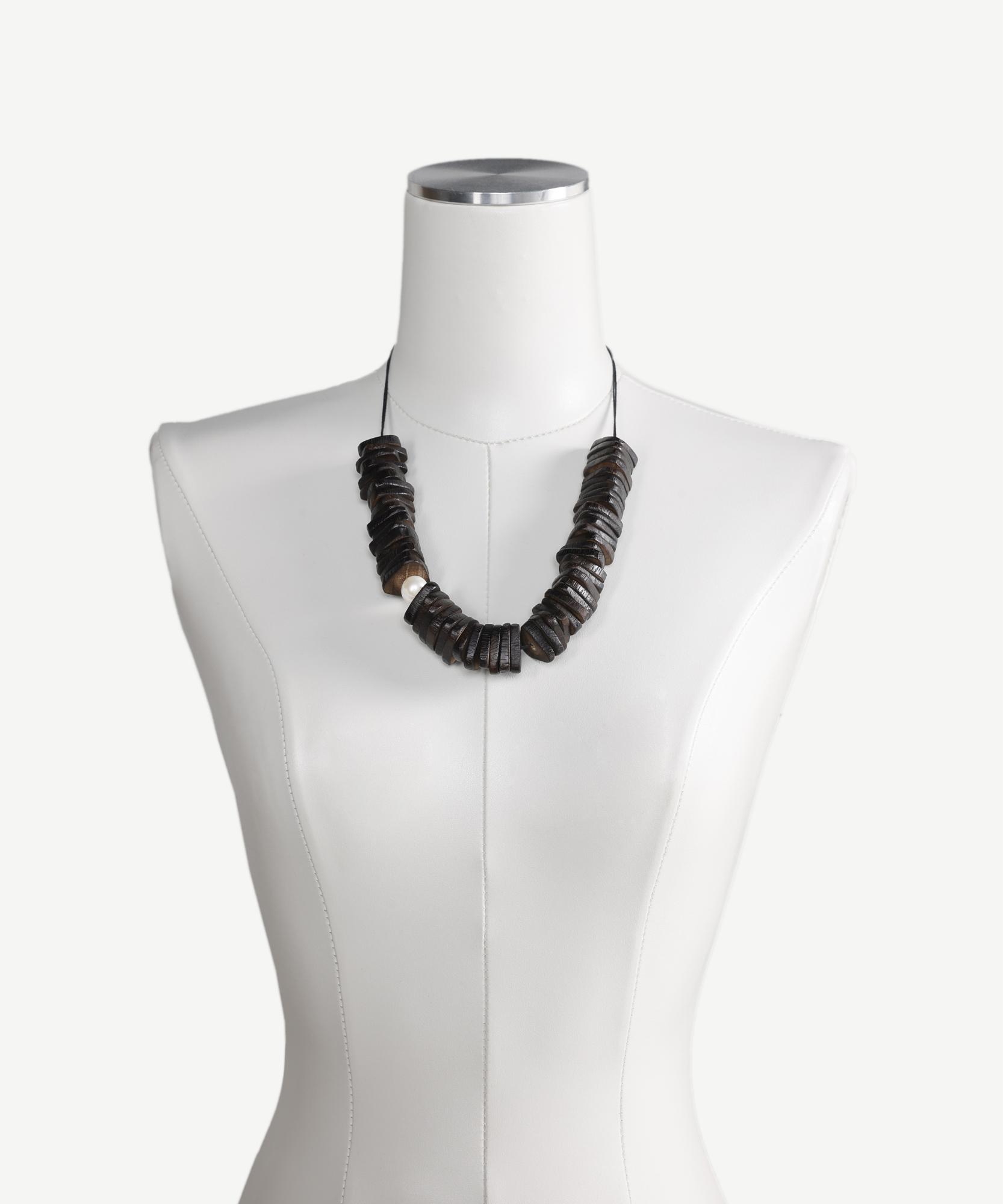 YARGICI İnci Detaylı Ahşap Kolye