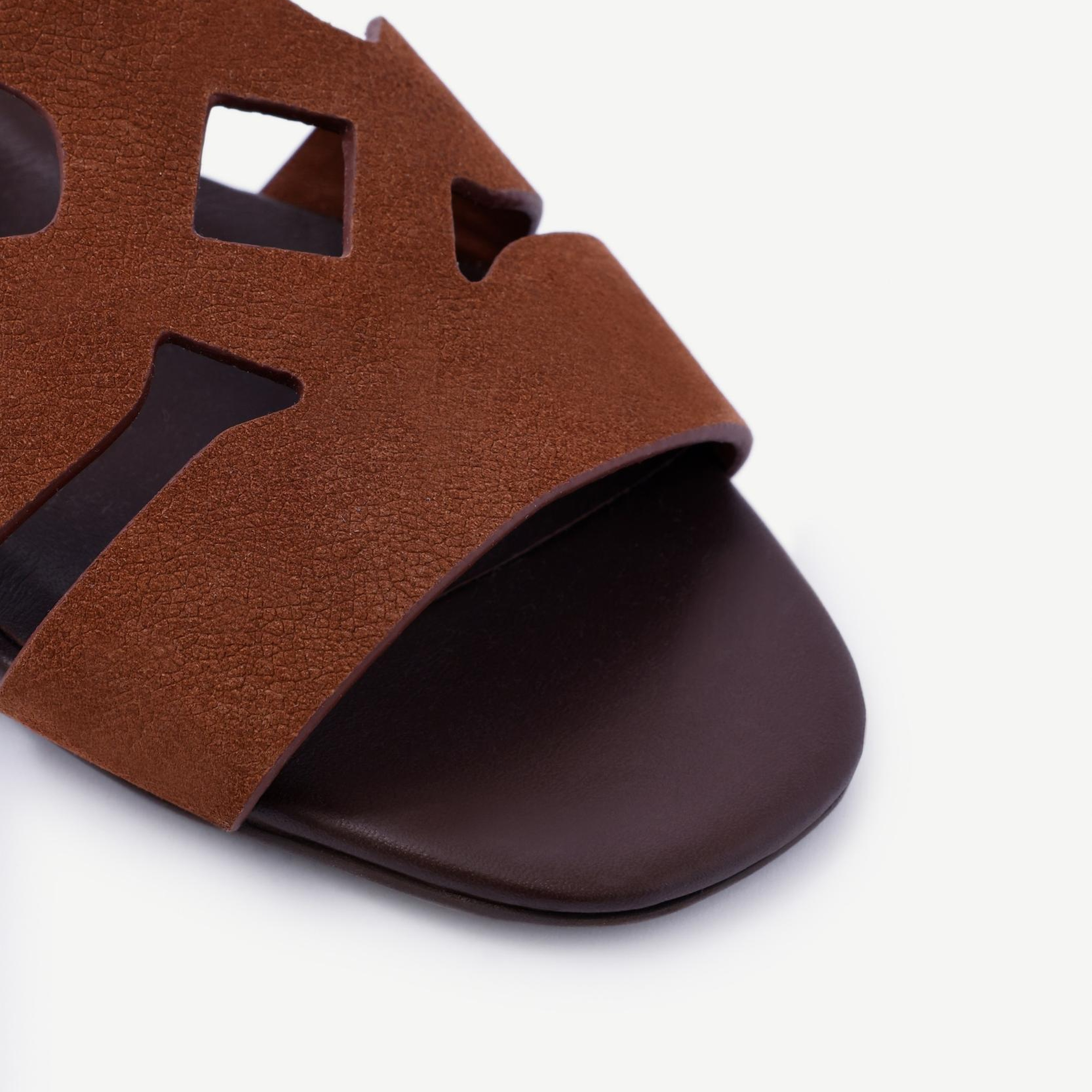 YARGICI Çapraz Bant Detaylı Deri Sandalet