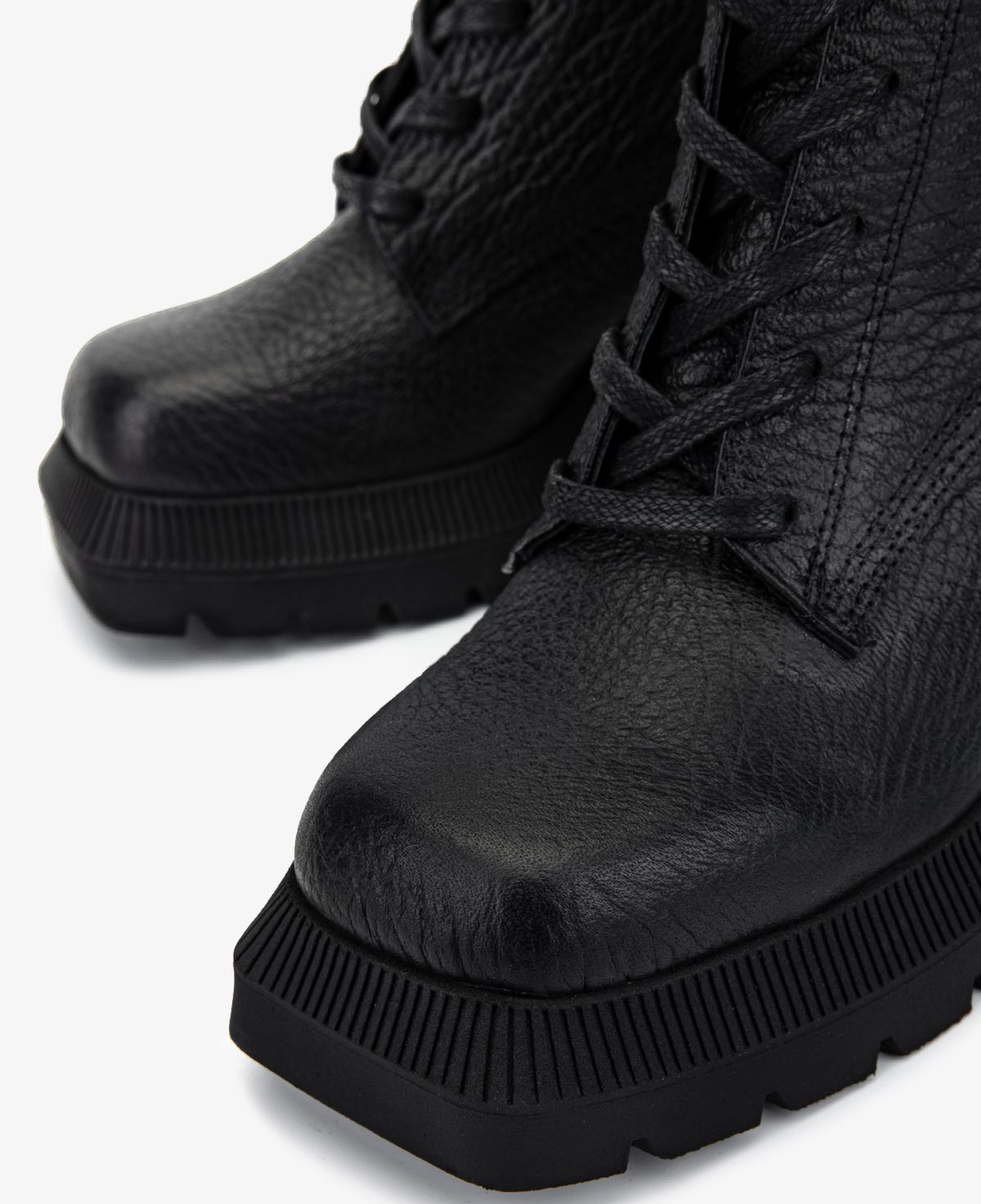 Valmenti Kadın Hakiki Deri Siyah Floter Topuklu Bot