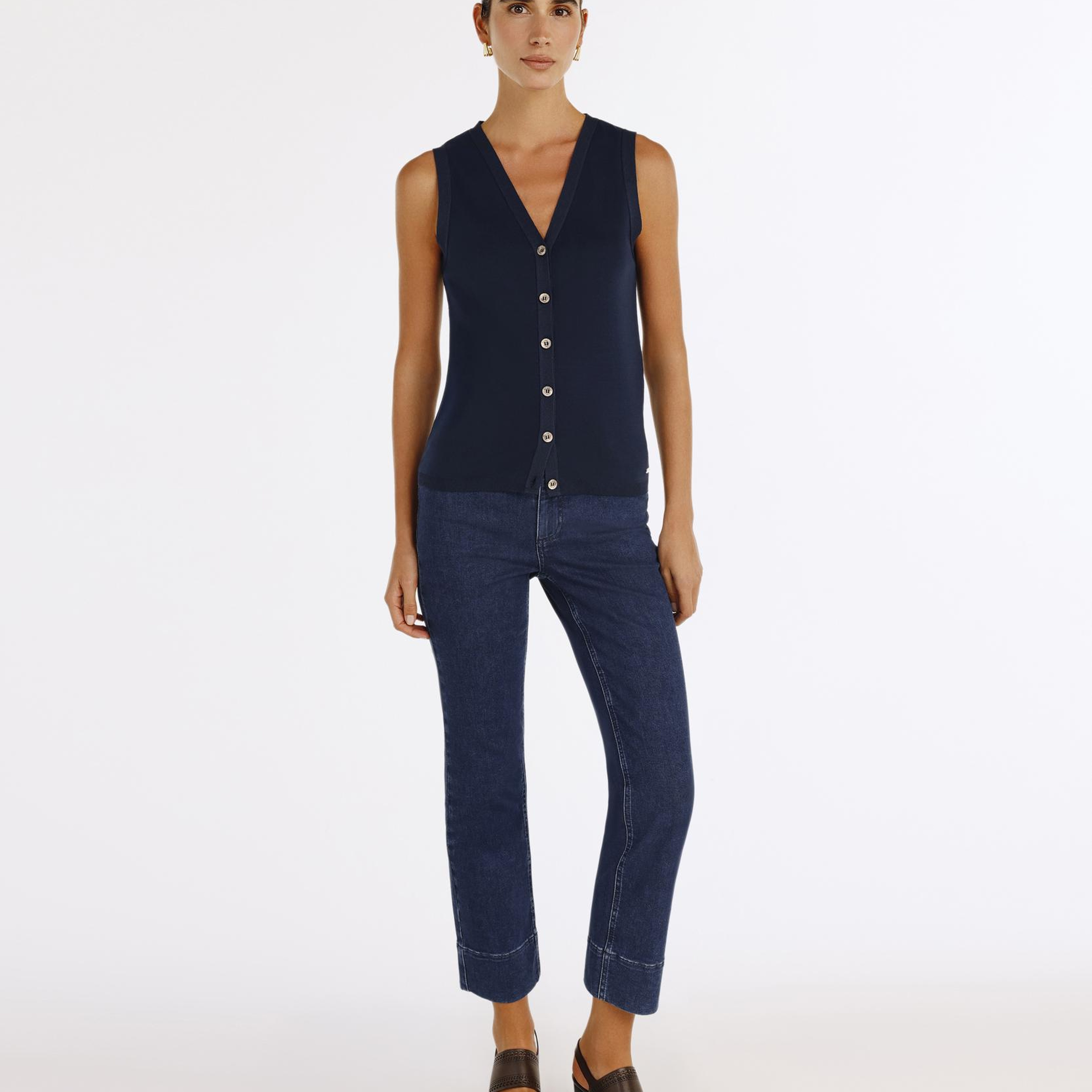 YARGICI V Yaka Önden Düğmeli Hırka