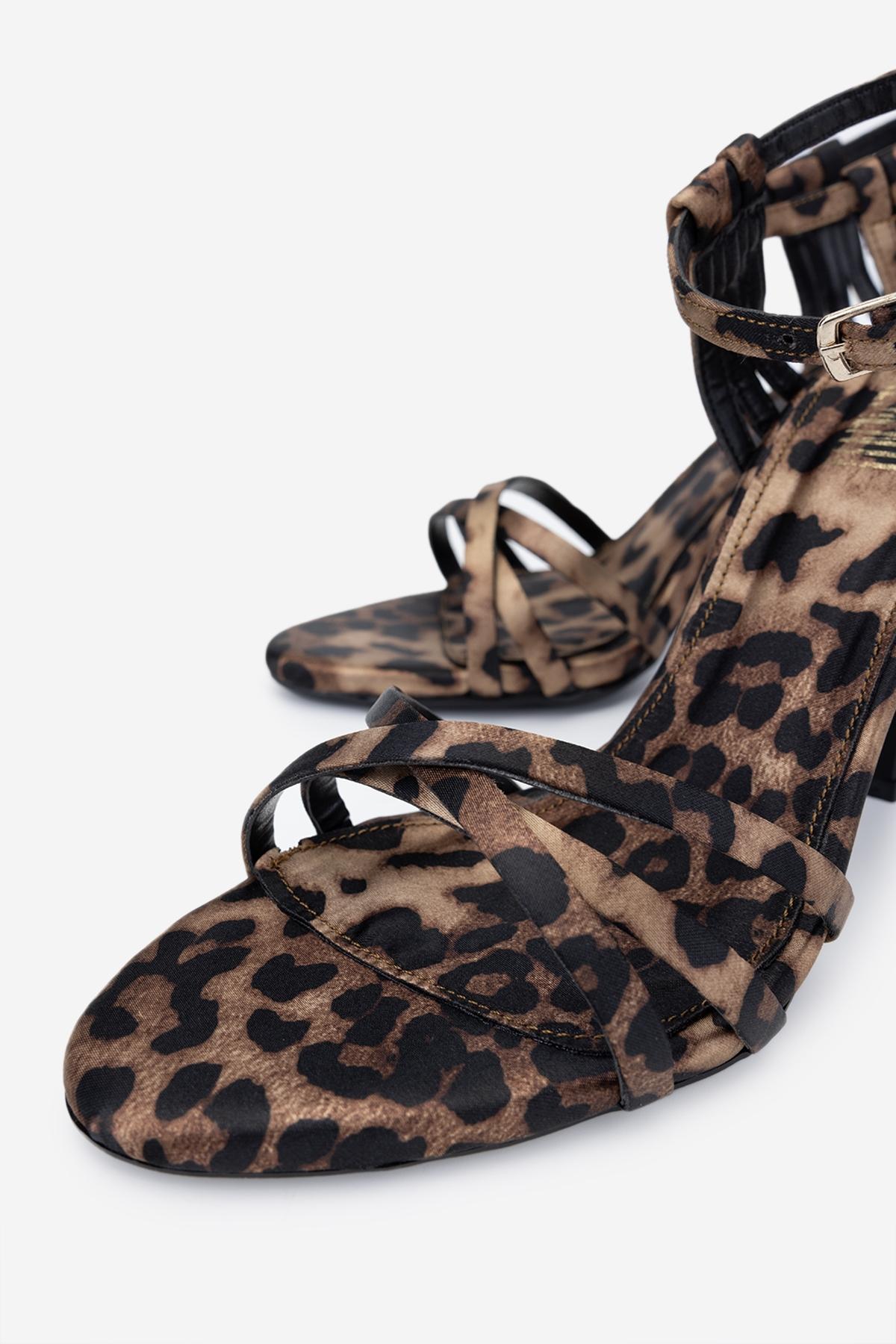 Valmenti Kadın Suni Deri Leopar Topuklu Sandalet