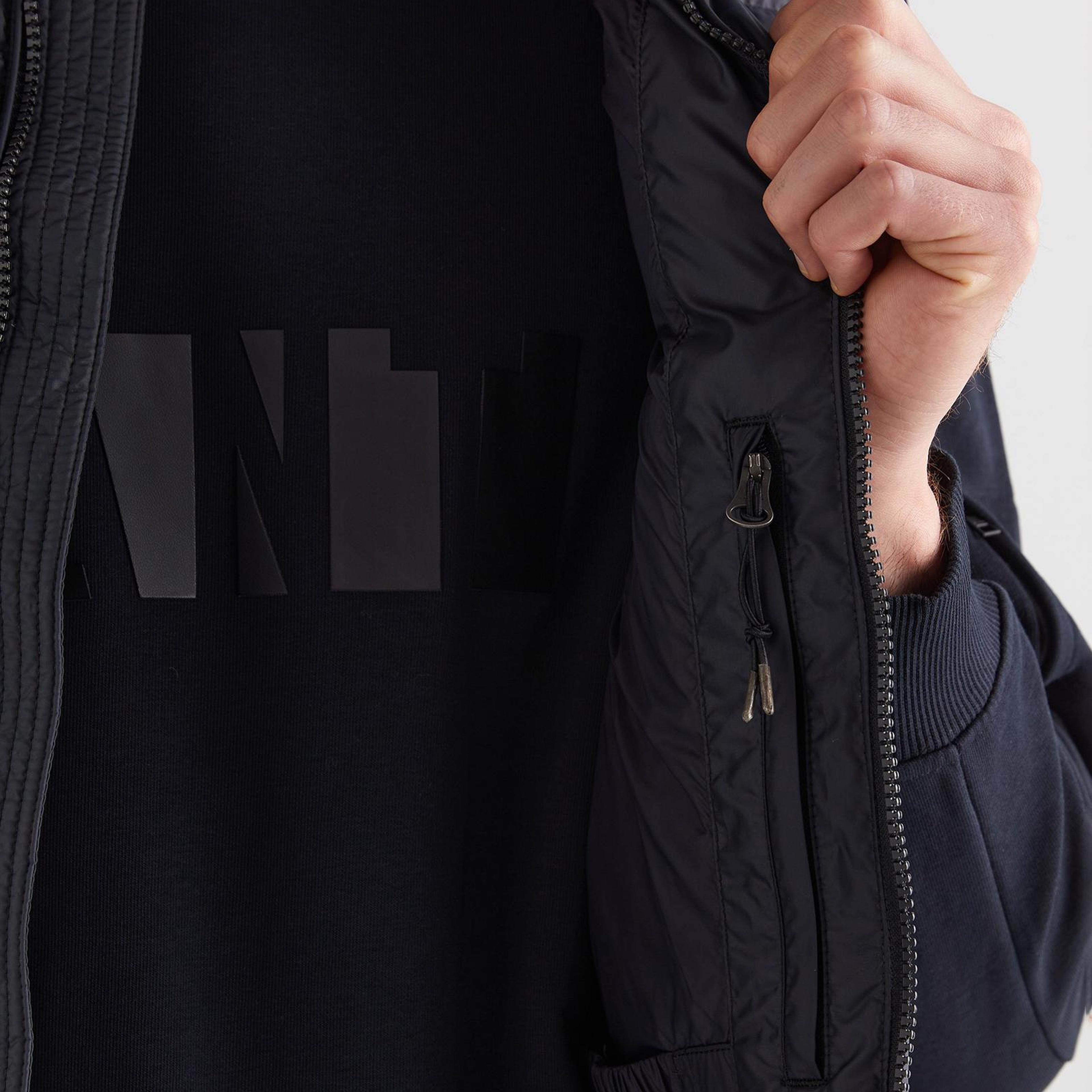 GANT Erkek Siyah Regular Fit Kapüşonlu Yelek